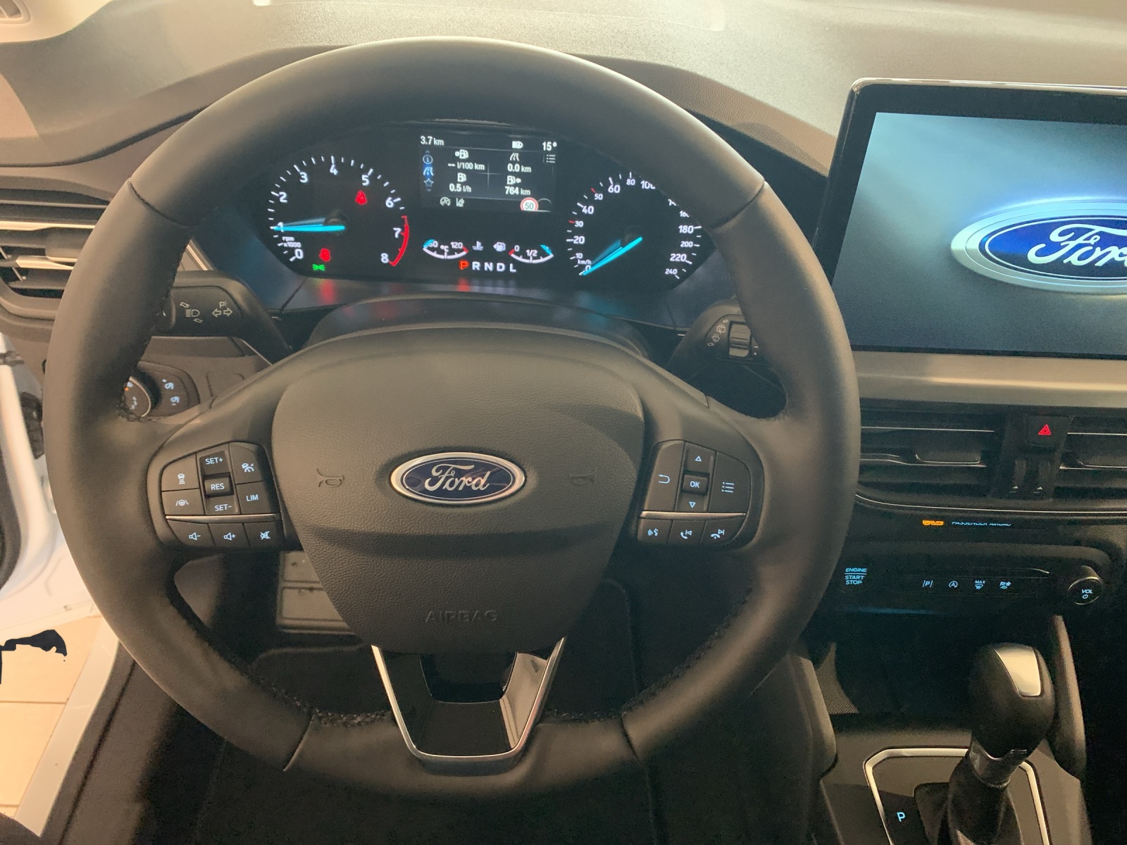 FORD Focus SW 1.0i EcoB Hybrid 155 Titanium-image-8