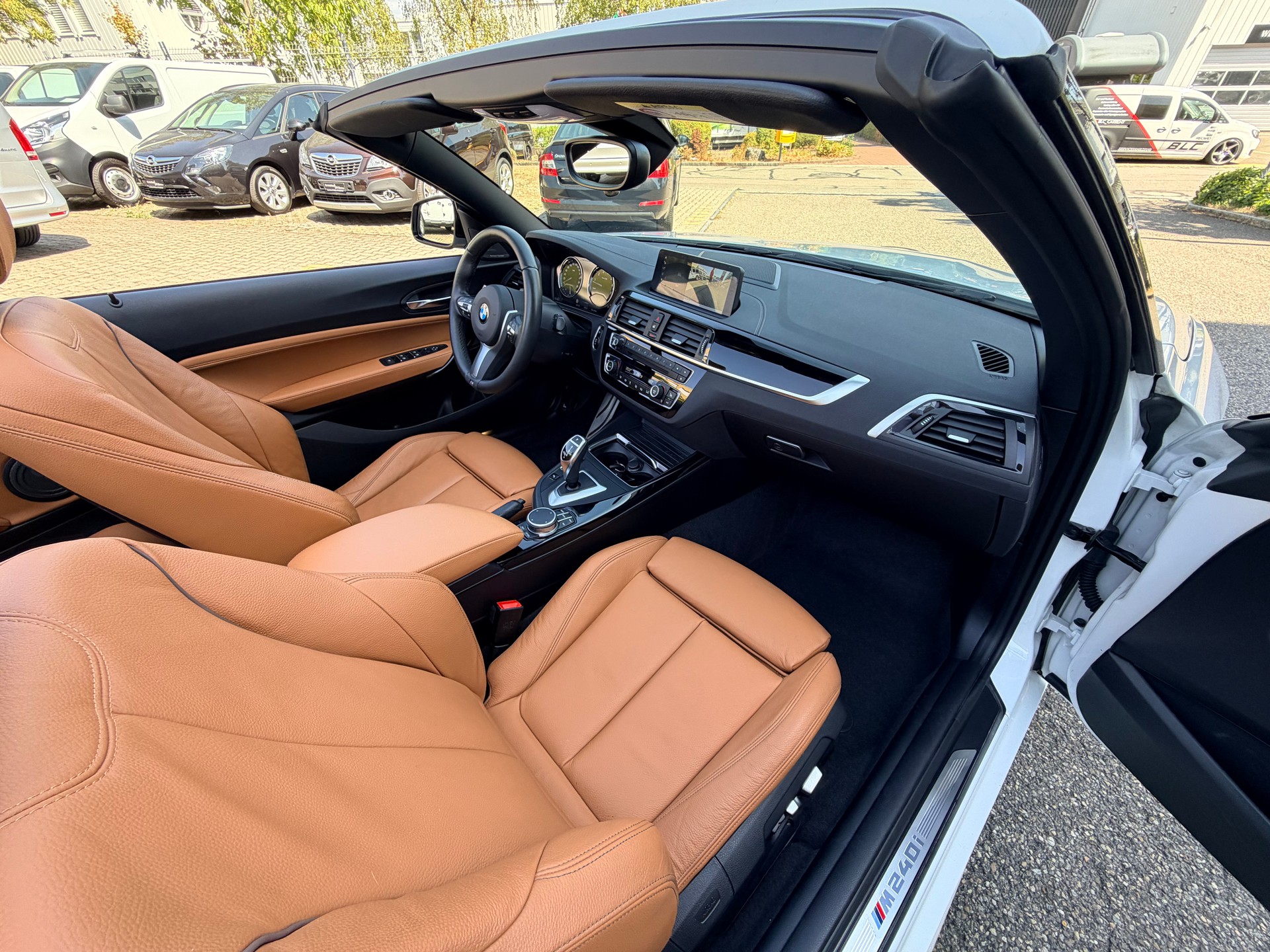 BMW M240i xDrive Steptronic-image-10