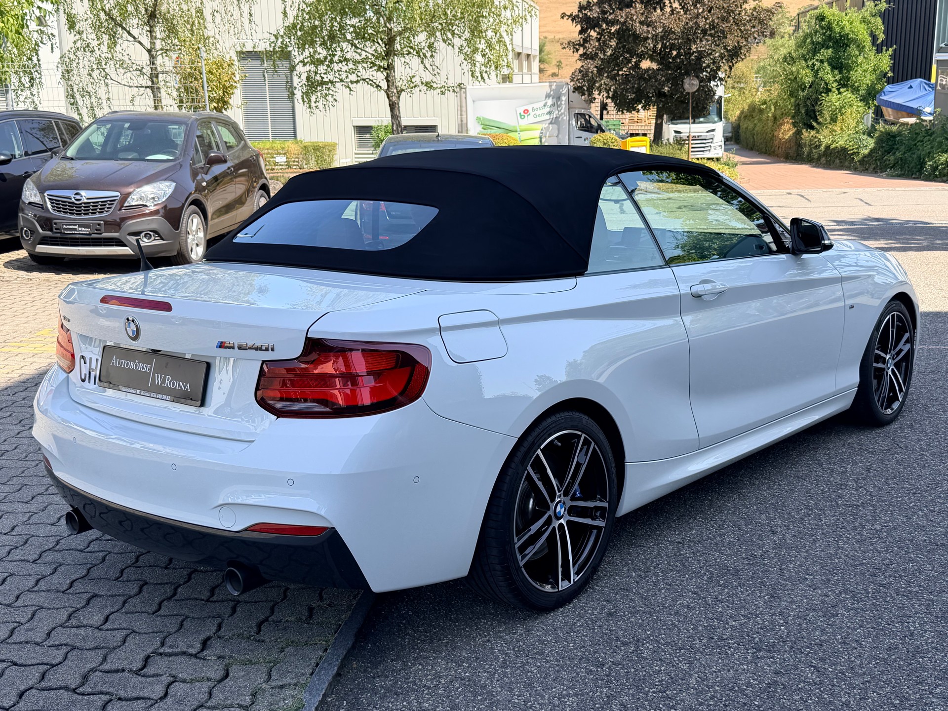 BMW M240i xDrive Steptronic-image-16