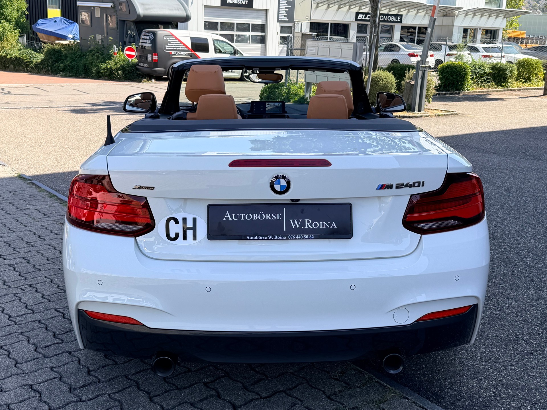 BMW M240i xDrive Steptronic-image-3