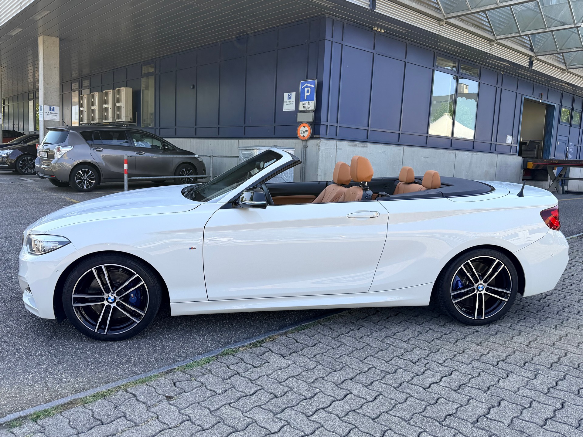 BMW M240i xDrive Steptronic-image-5