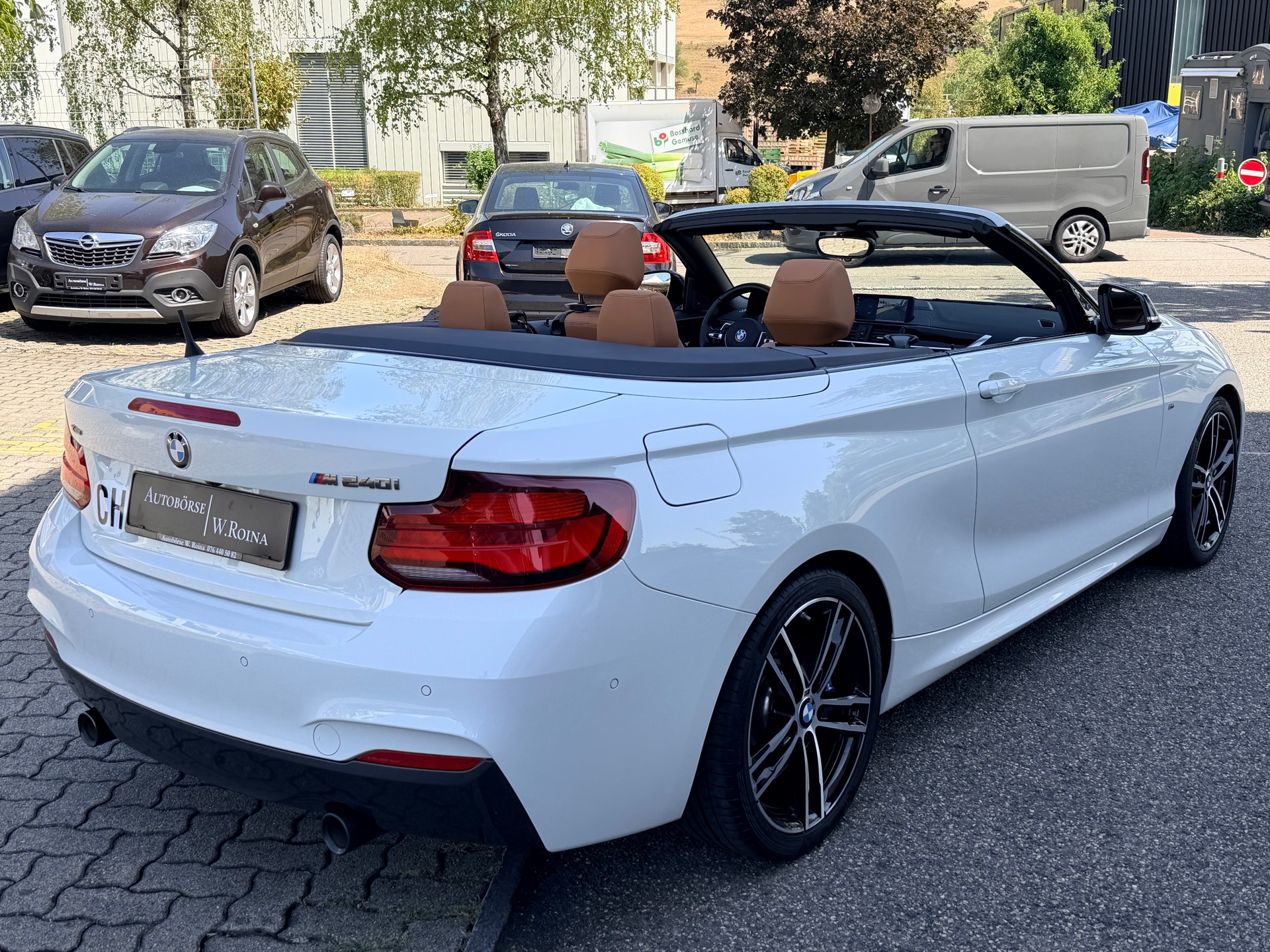 BMW M240i xDrive Steptronic-image-2