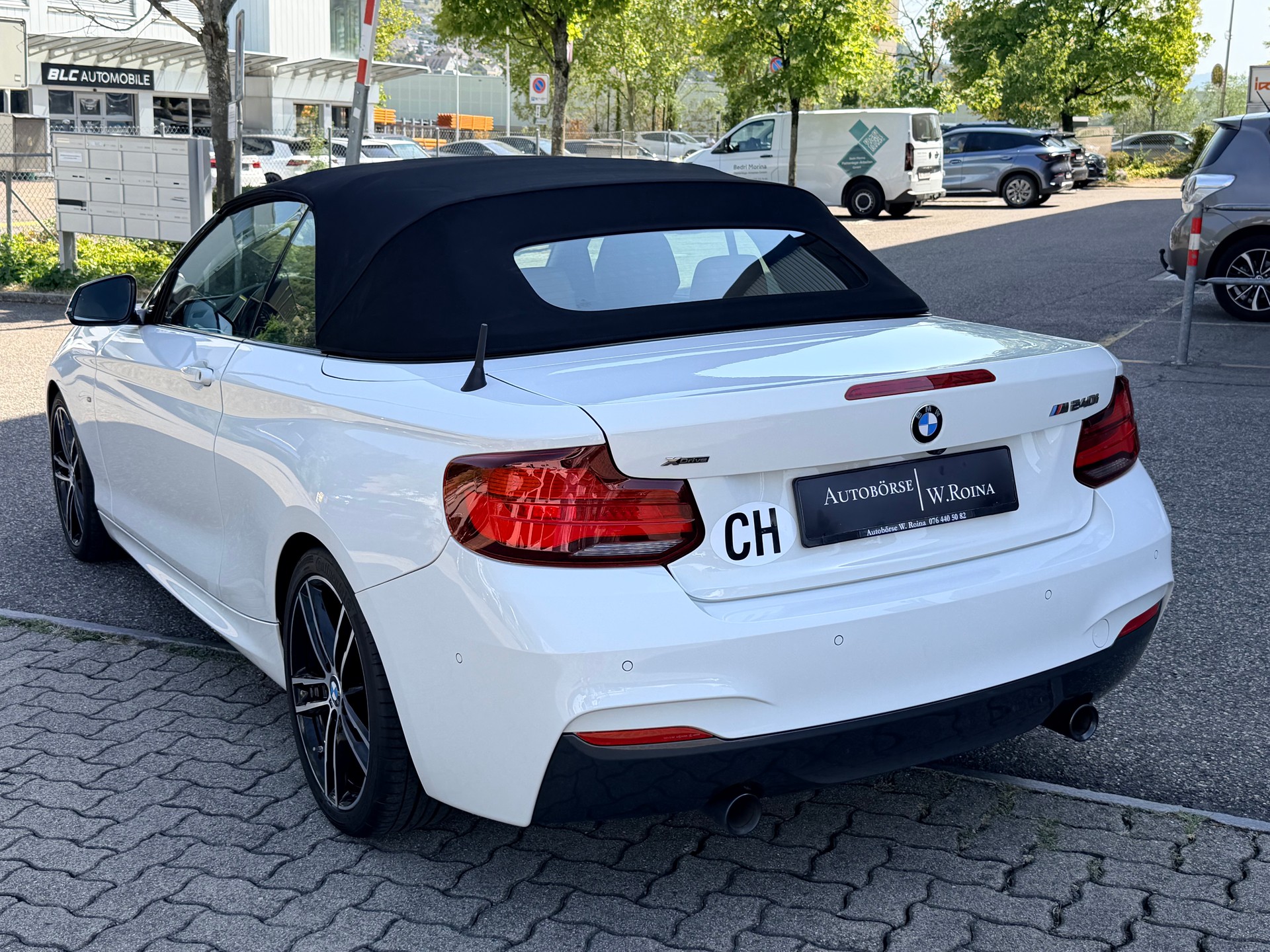 BMW M240i xDrive Steptronic-image-17