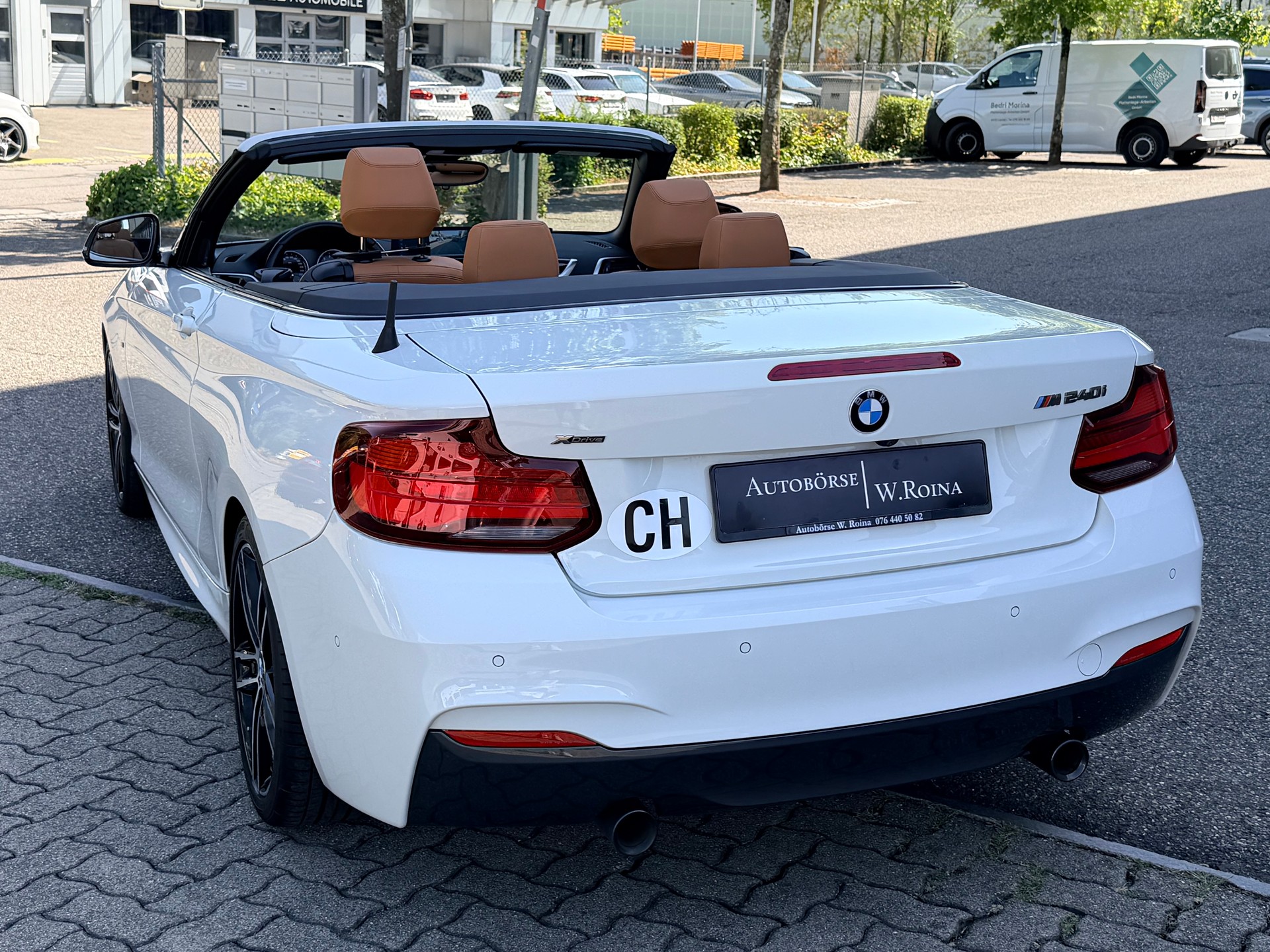 BMW M240i xDrive Steptronic-image-4