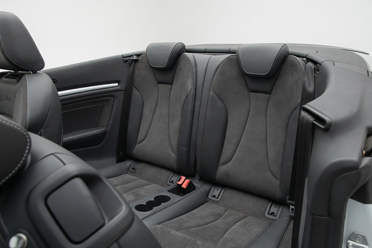 AUDI A3 Cabriolet 1.8 TFSI Ambiente S-LINE-image-13