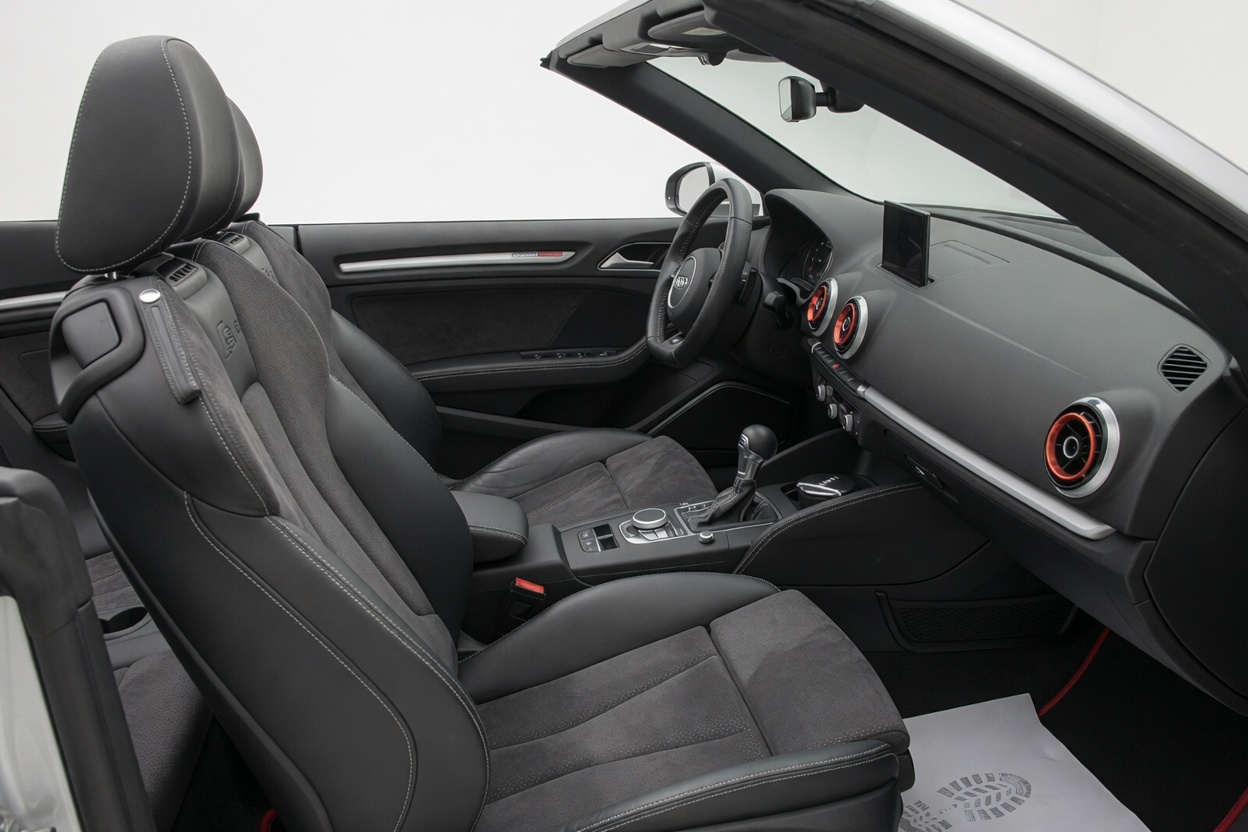 AUDI A3 Cabriolet 1.8 TFSI Ambiente S-LINE-image-17