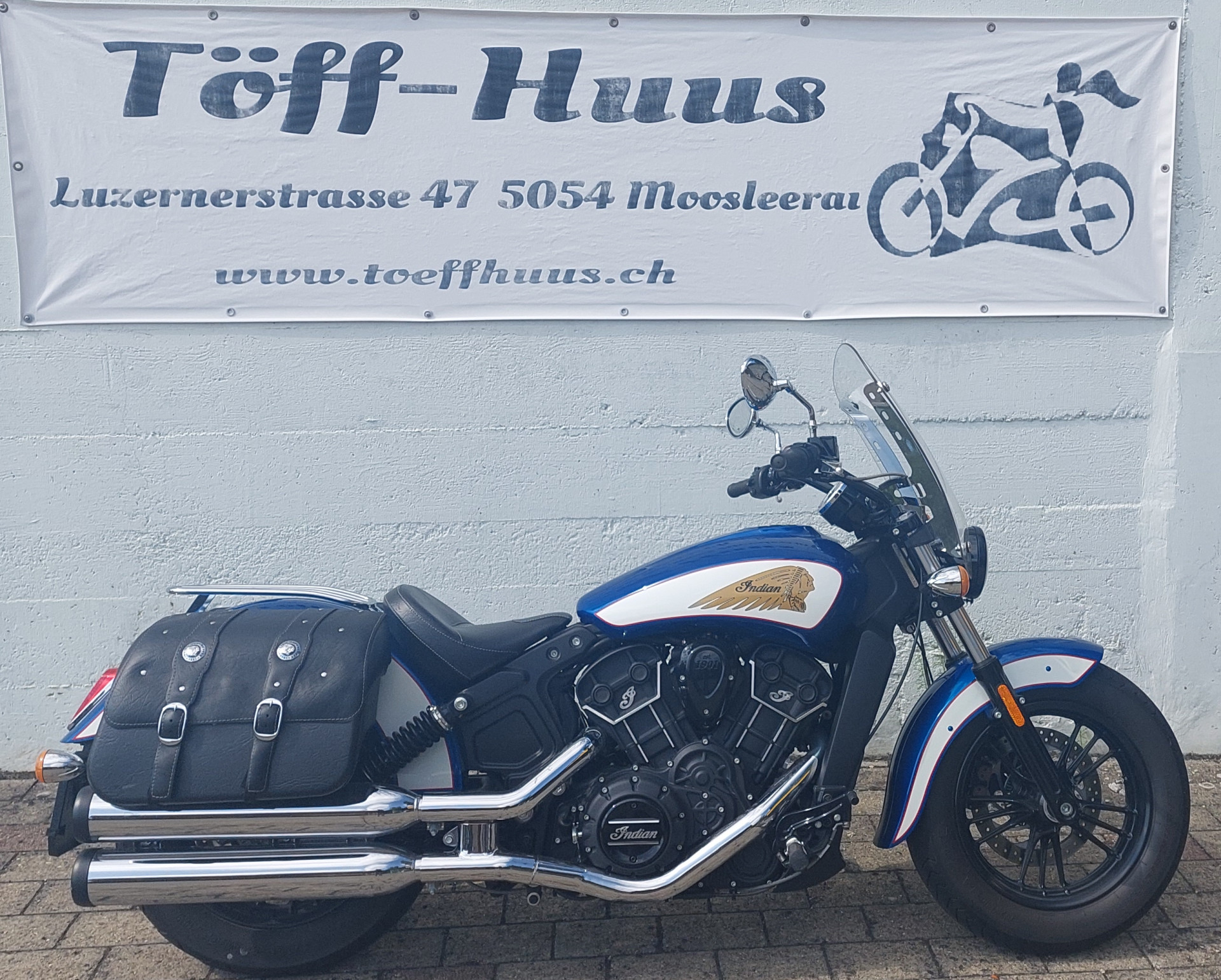 INDIAN Scout Sixty-showroom-element-1