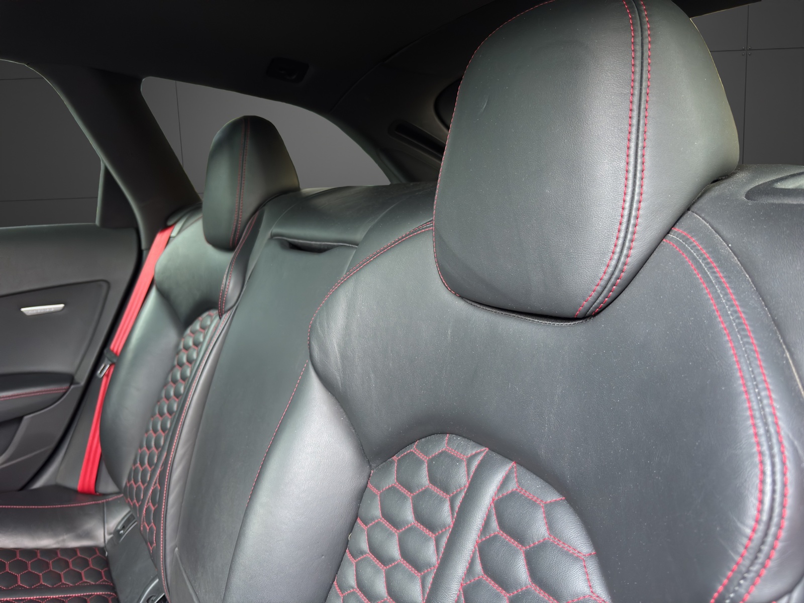 AUDI RS6 Avant 4.0 TFSI V8 quattro Tiptronic-image-12