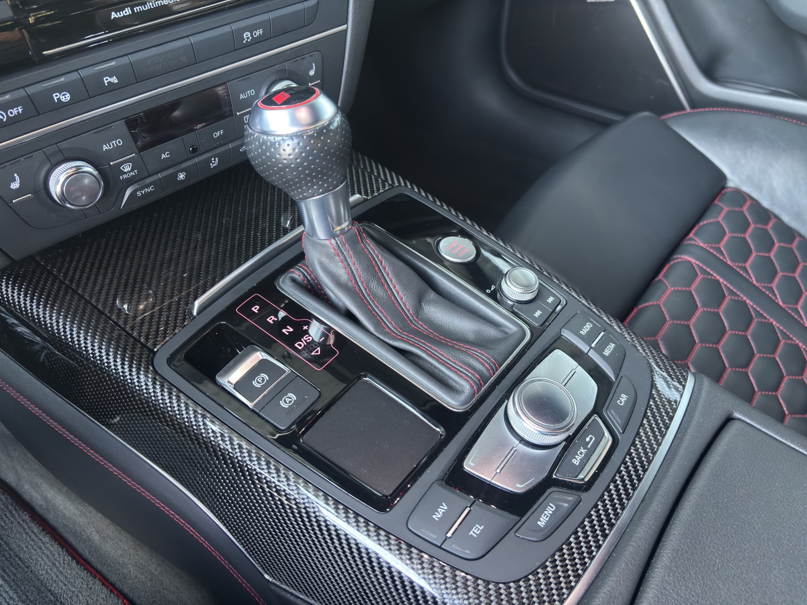AUDI RS6 Avant 4.0 TFSI V8 quattro Tiptronic-image-14