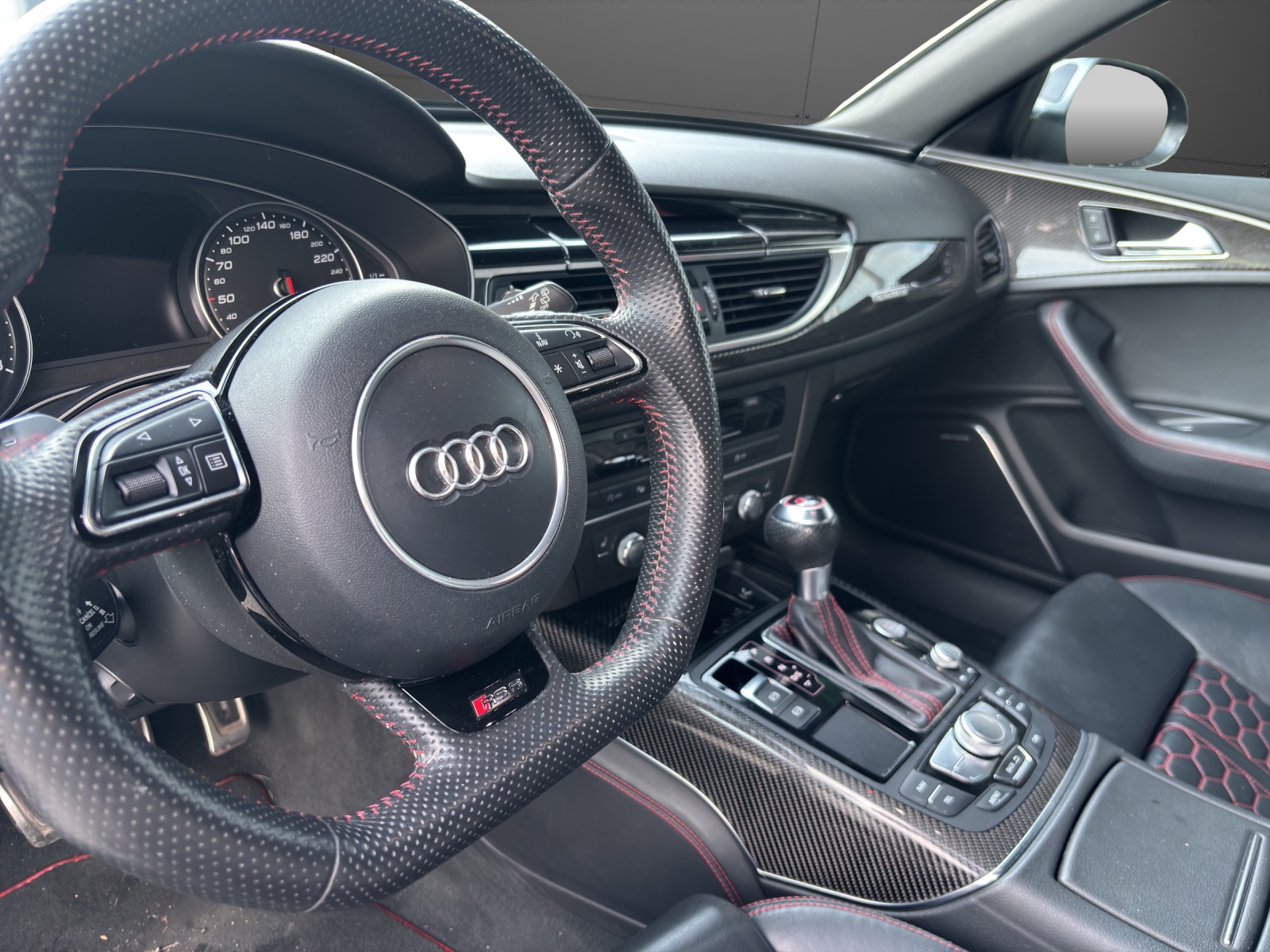 AUDI RS6 Avant 4.0 TFSI V8 quattro Tiptronic-image-4