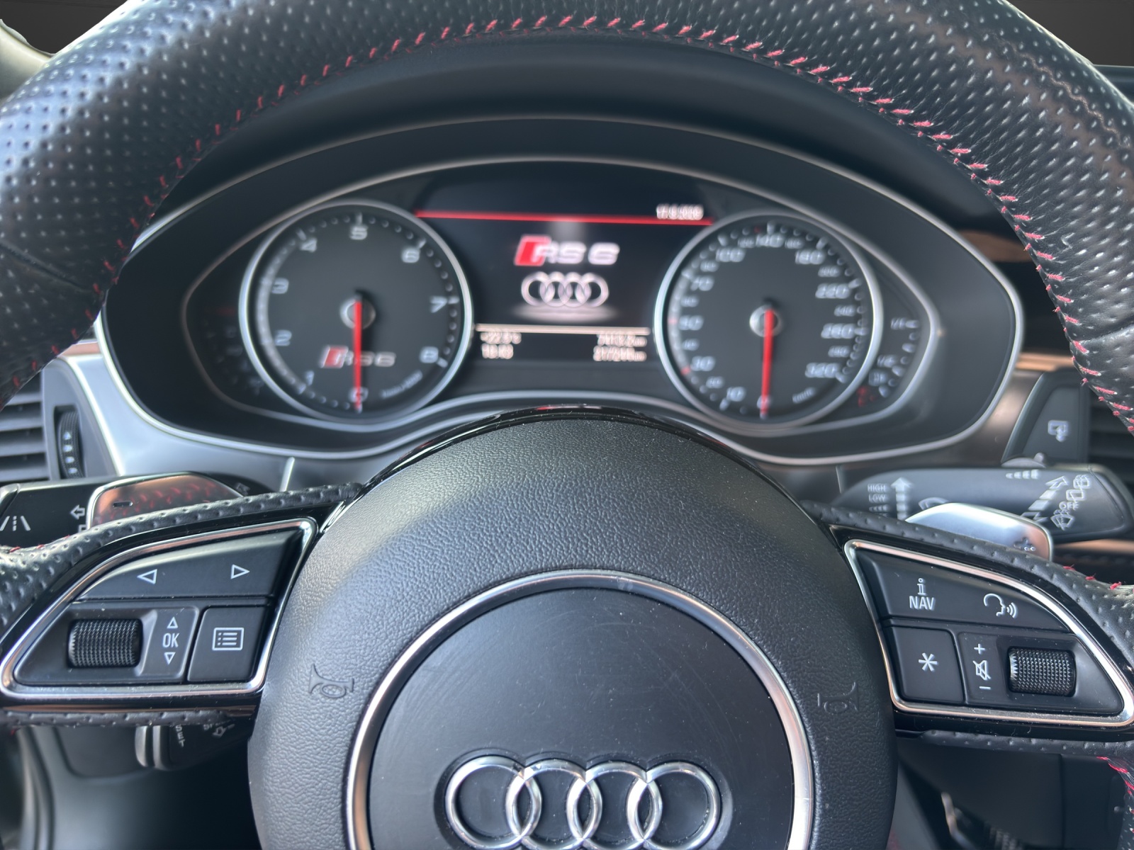 AUDI RS6 Avant 4.0 TFSI V8 quattro Tiptronic-image-5