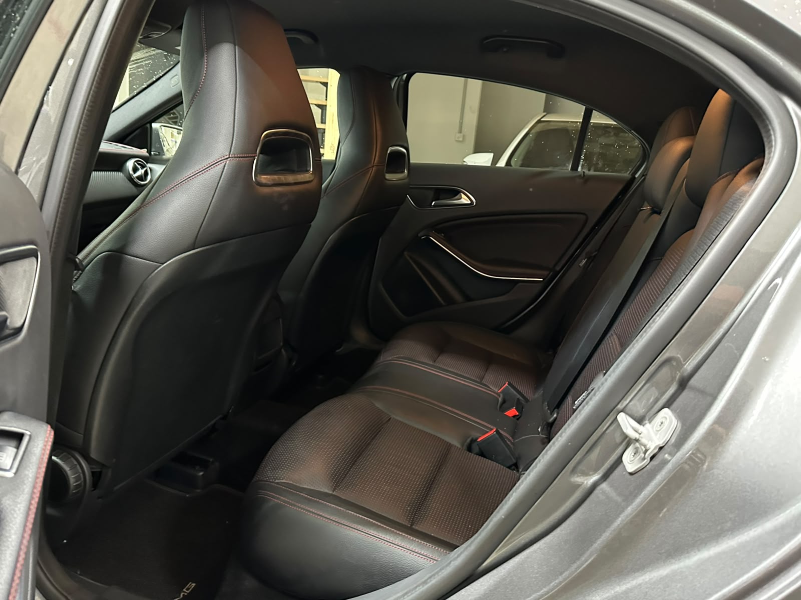 MERCEDES-BENZ A 200 AMG Line 7G-DCT-image-6