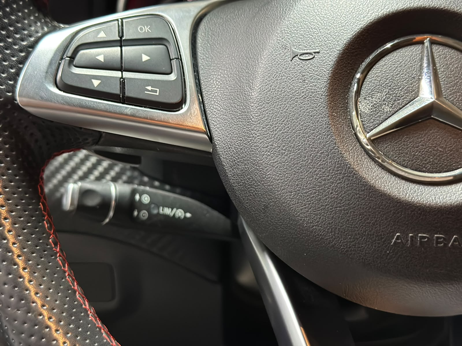 MERCEDES-BENZ A 200 AMG Line 7G-DCT-image-9