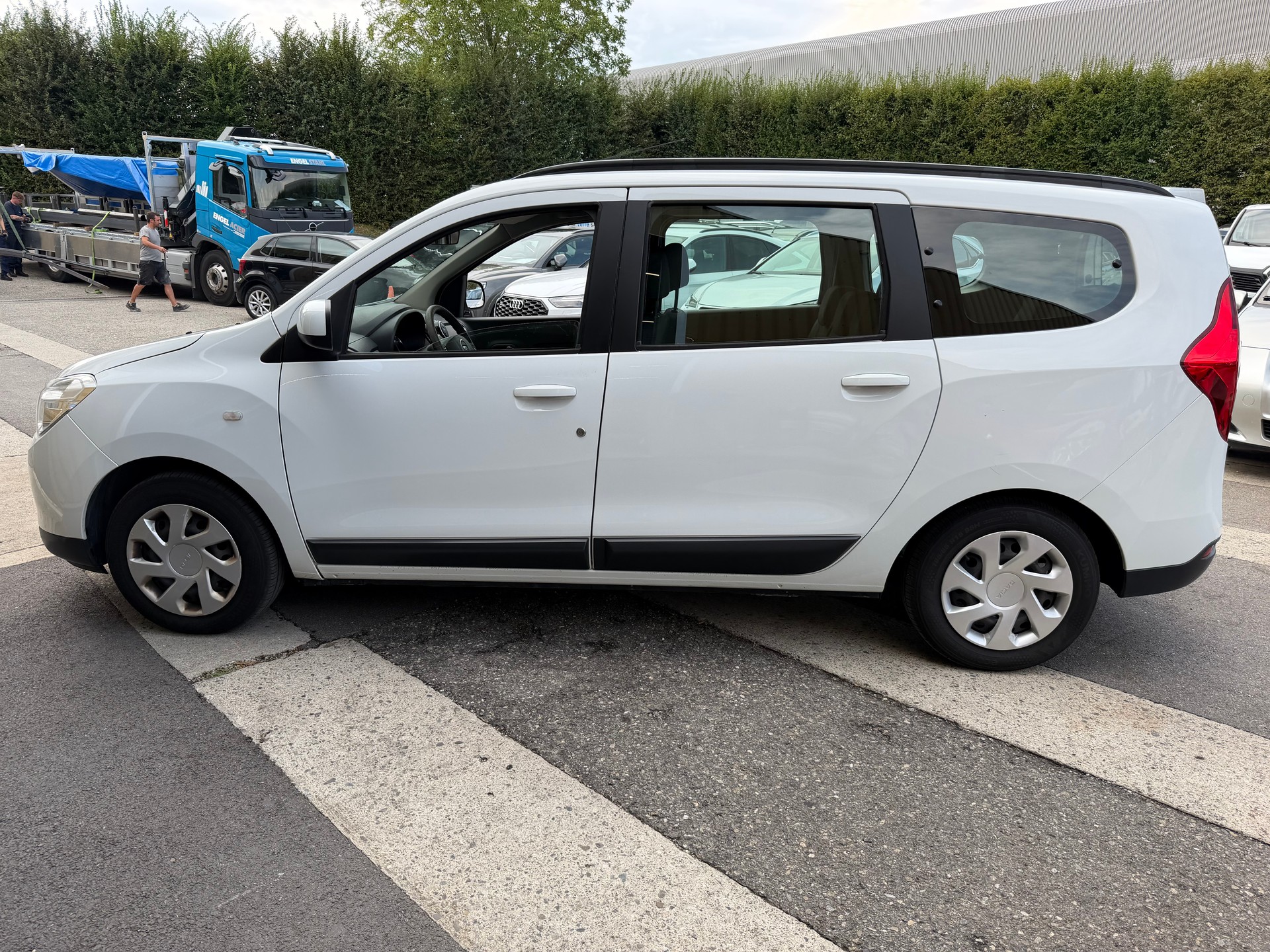 DACIA Lodgy 1.5 dCi Celebration 7 PL-image-4