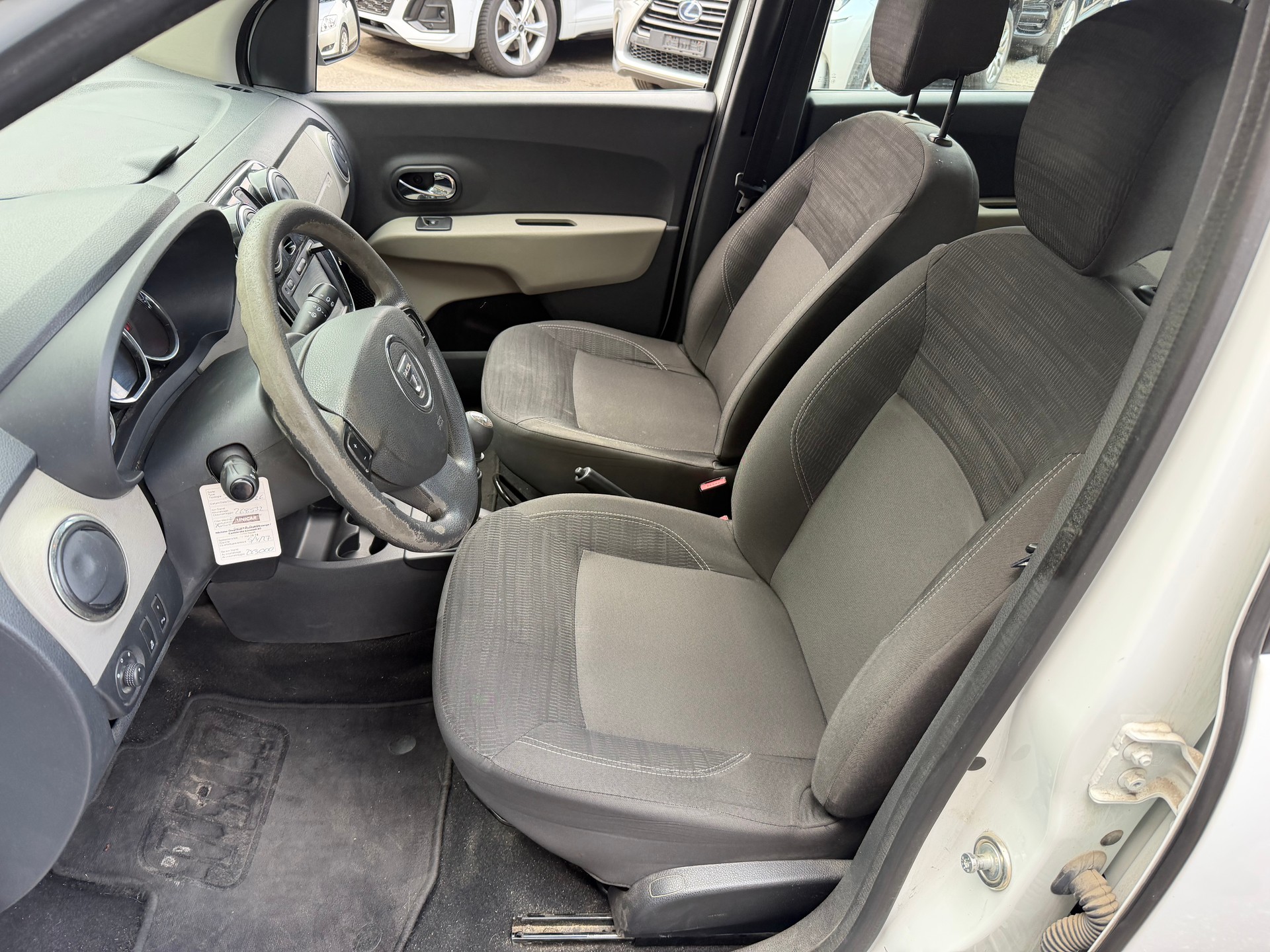 DACIA Lodgy 1.5 dCi Celebration 7 PL-image-11