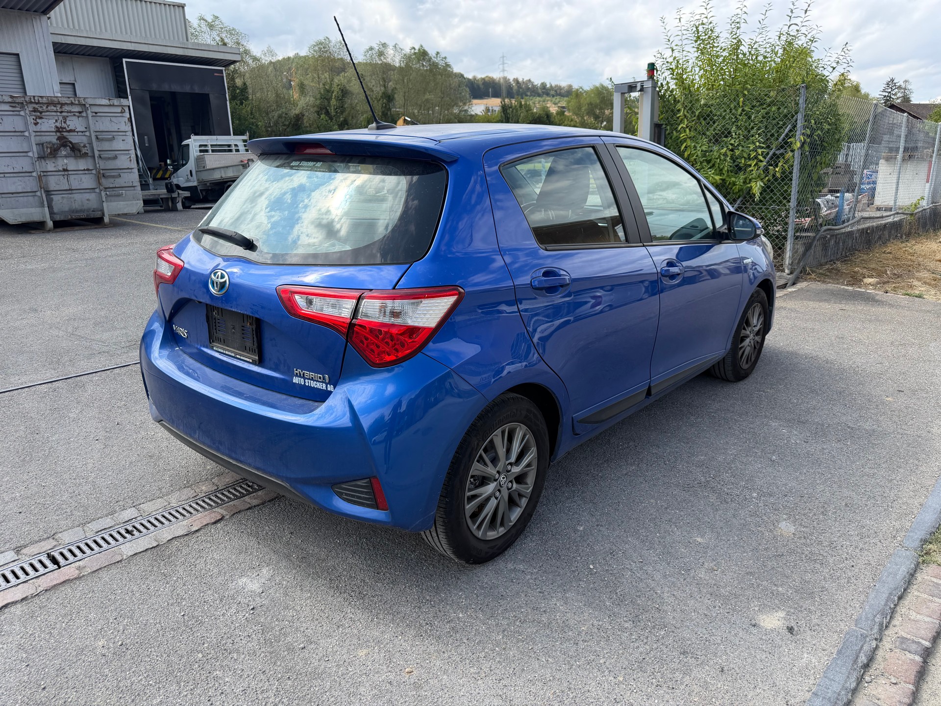 TOYOTA Yaris 1.5 VVT-i Hybrid Trend e-CVT-image-2