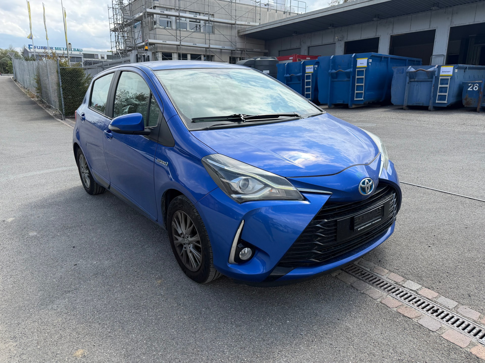 TOYOTA Yaris 1.5 VVT-i Hybrid Trend e-CVT-image-3