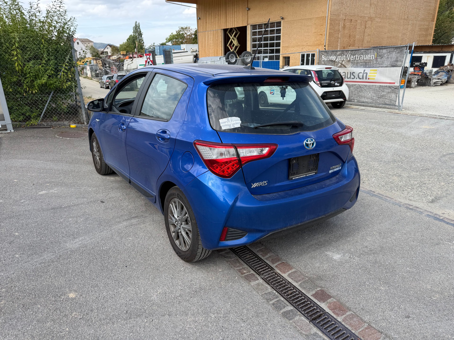 TOYOTA Yaris 1.5 VVT-i Hybrid Trend e-CVT-image-1