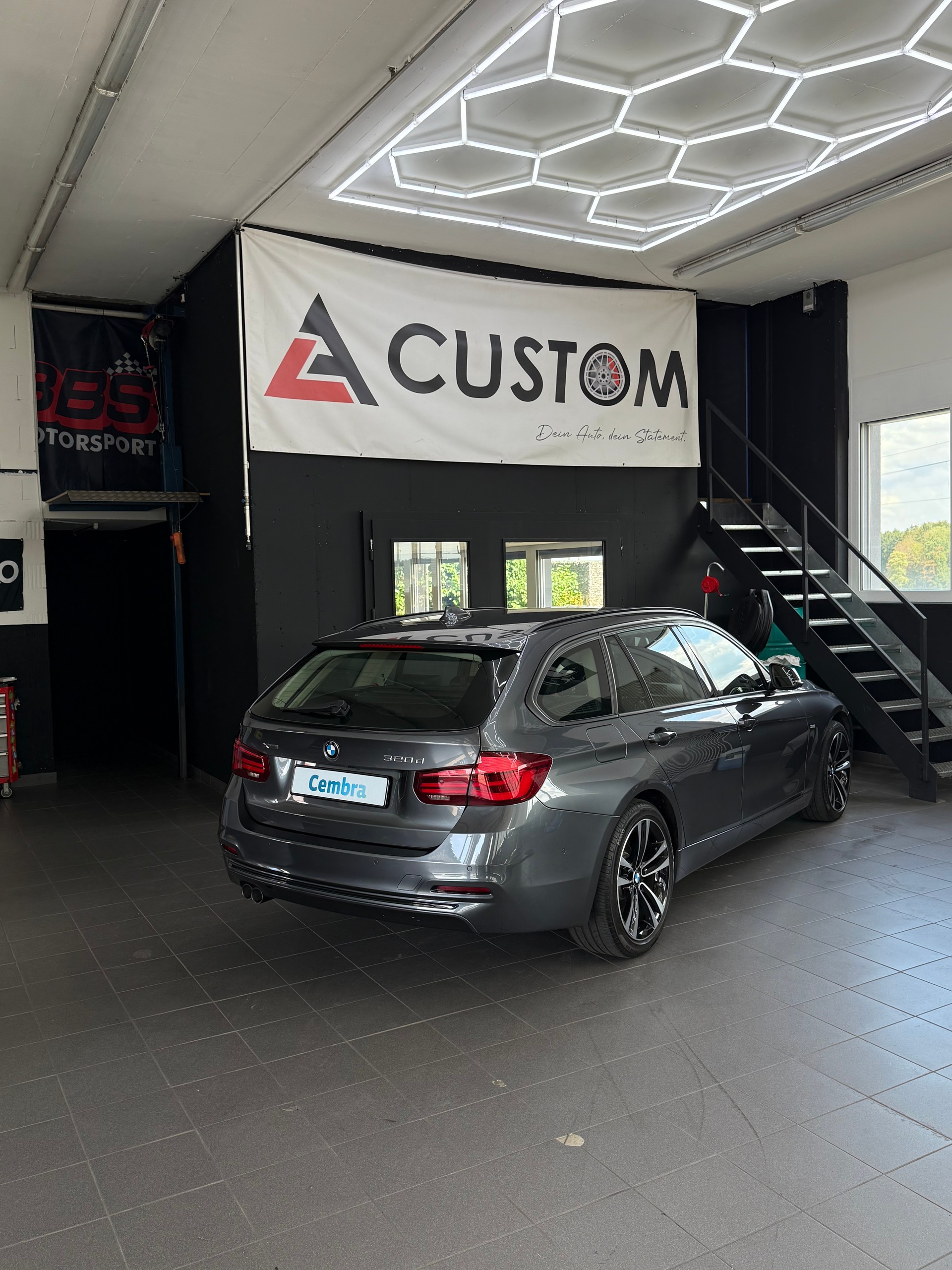 BMW 320d xDrive Touring Frisch ab MFK & Service 1.Hand|CH Fahrzeug|-image-5