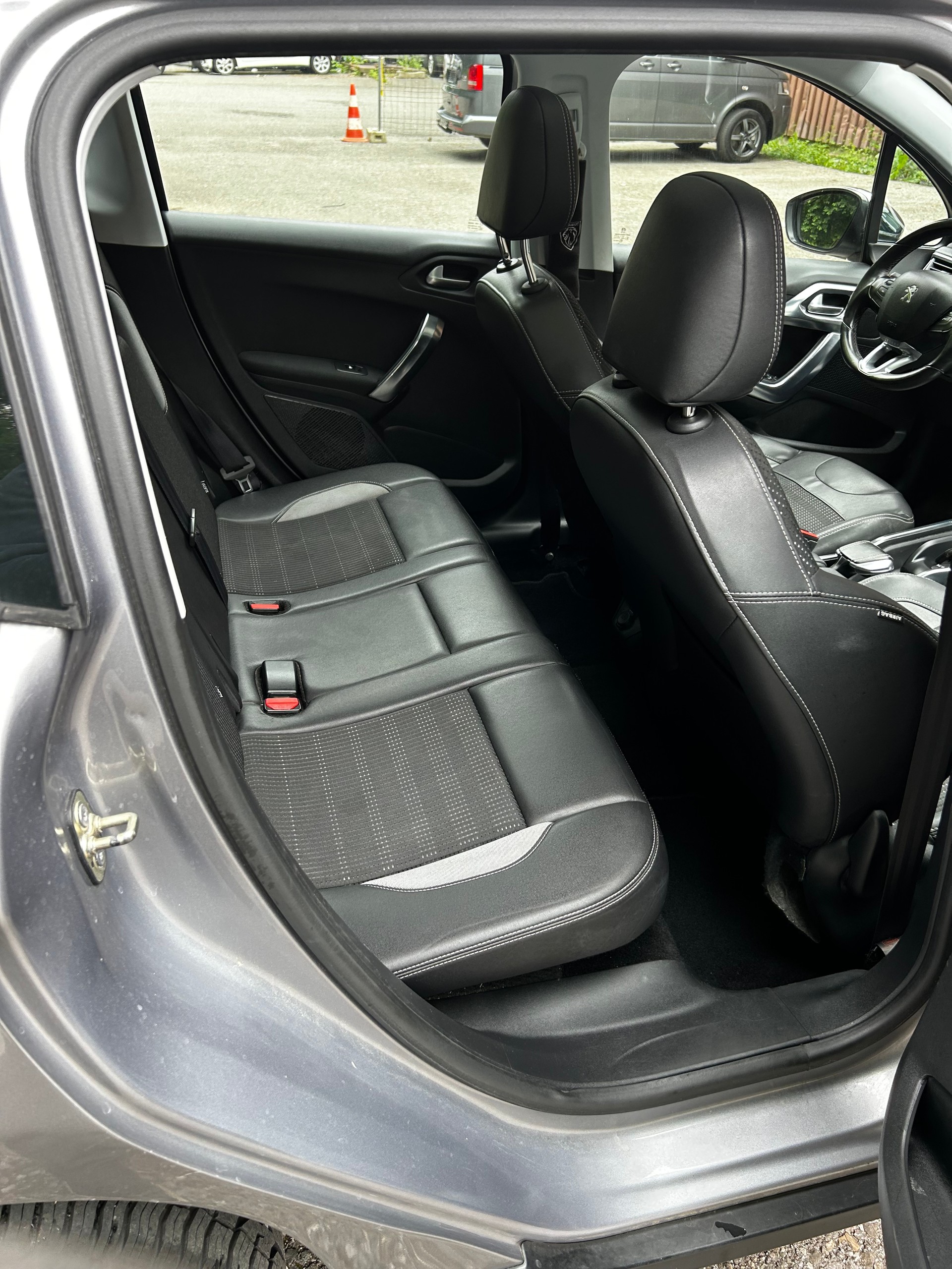 PEUGEOT 2008 1.6 VTI Active Automatic-image-7