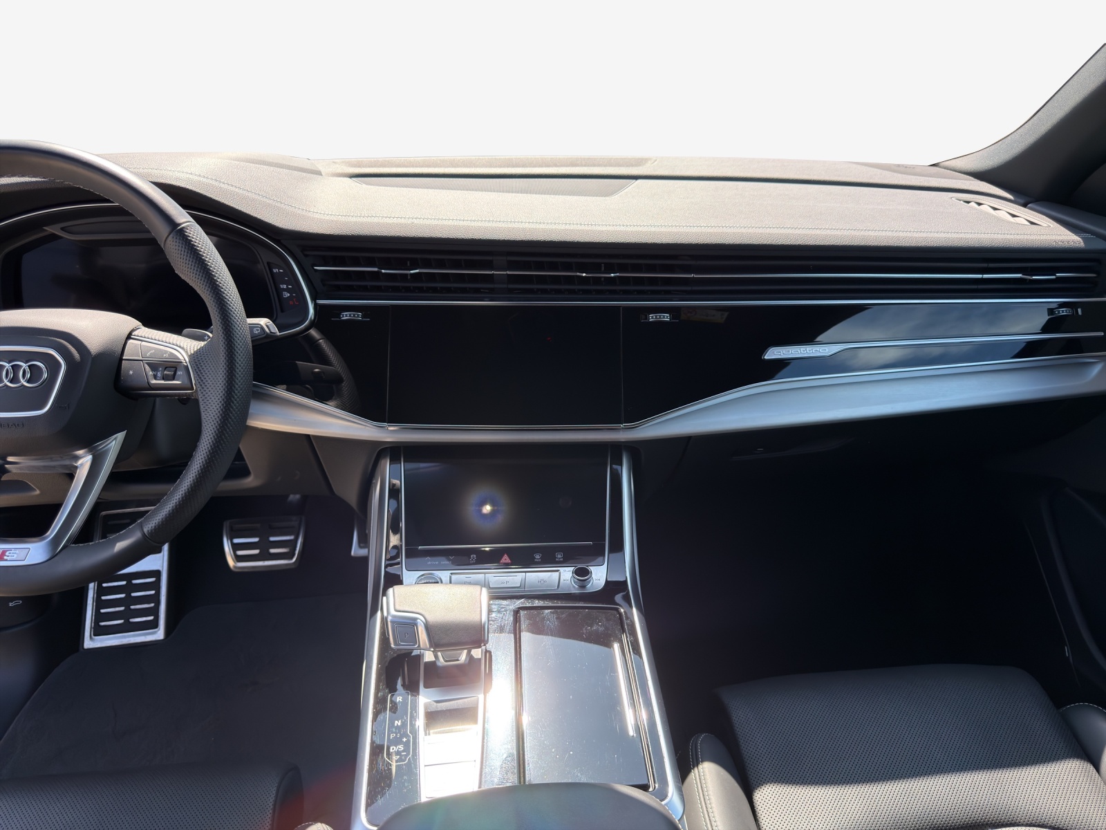 AUDI Q8 55 TFSI e quattro PHEV tiptronic-image-7