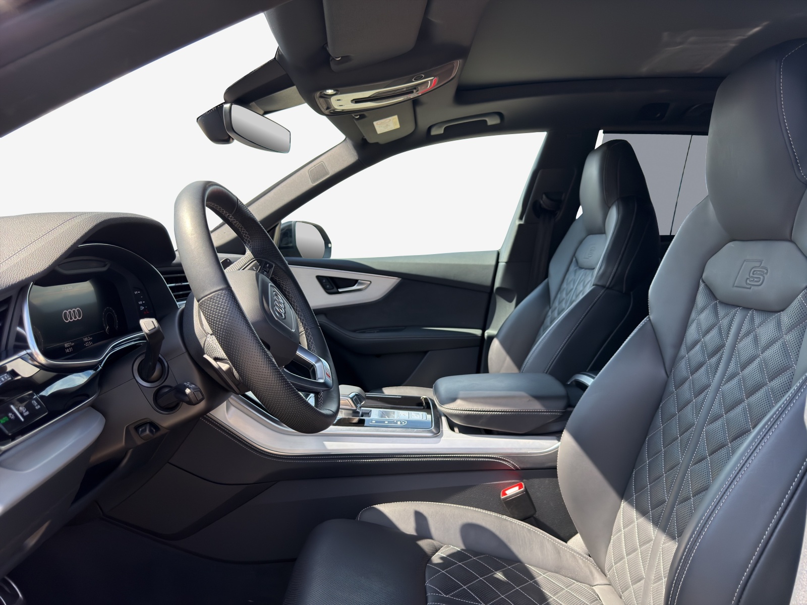 AUDI Q8 55 TFSI e quattro PHEV tiptronic-image-4