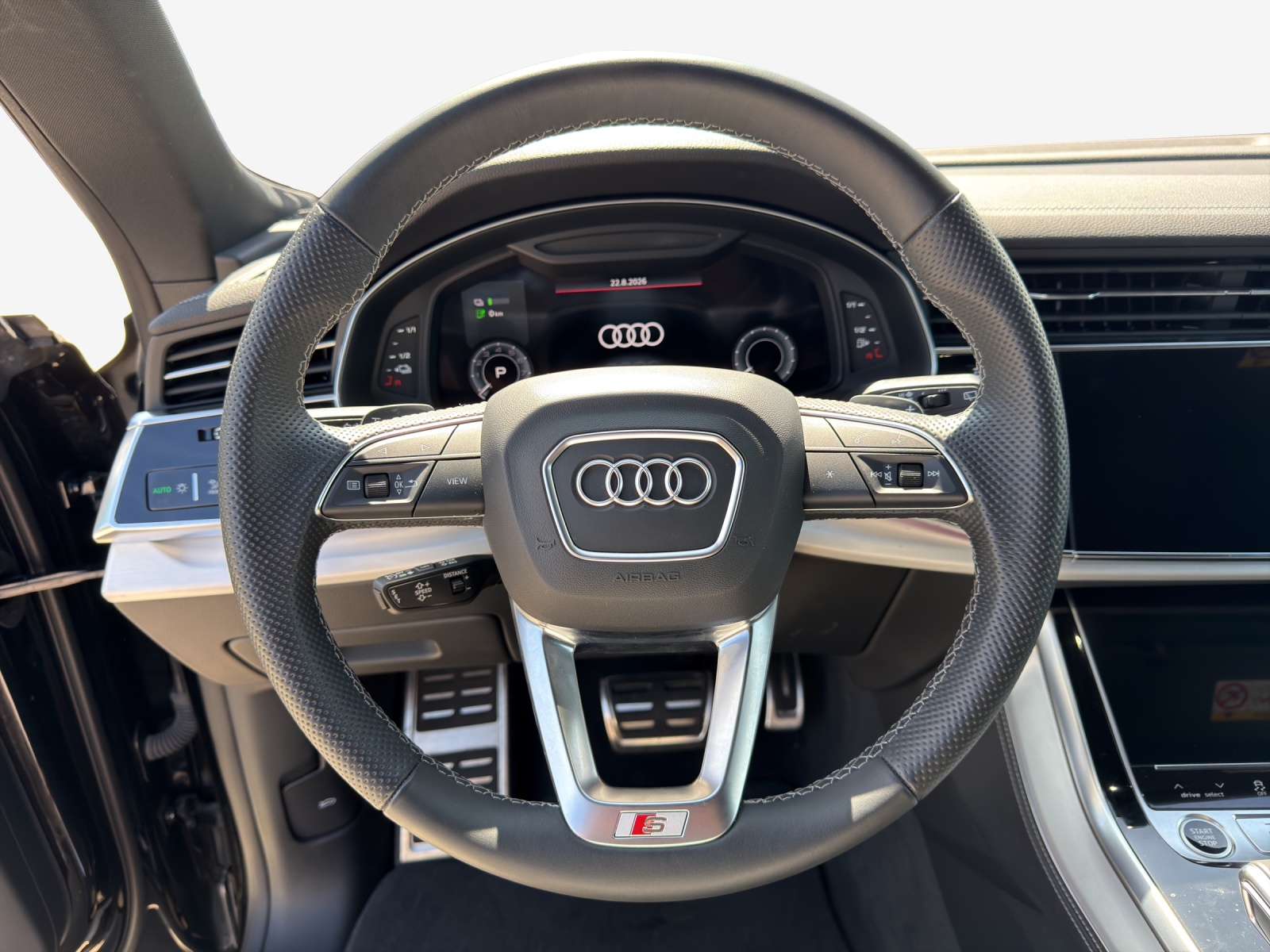 AUDI Q8 55 TFSI e quattro PHEV tiptronic-image-6