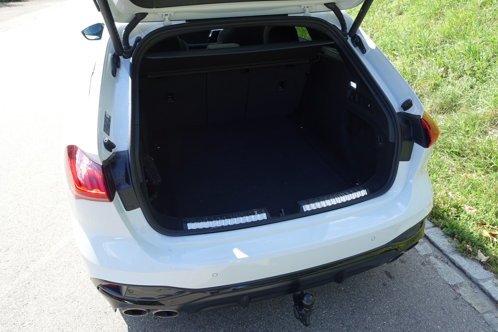 AUDI S5 Avant TFSI quattro S-Tronic-image-8