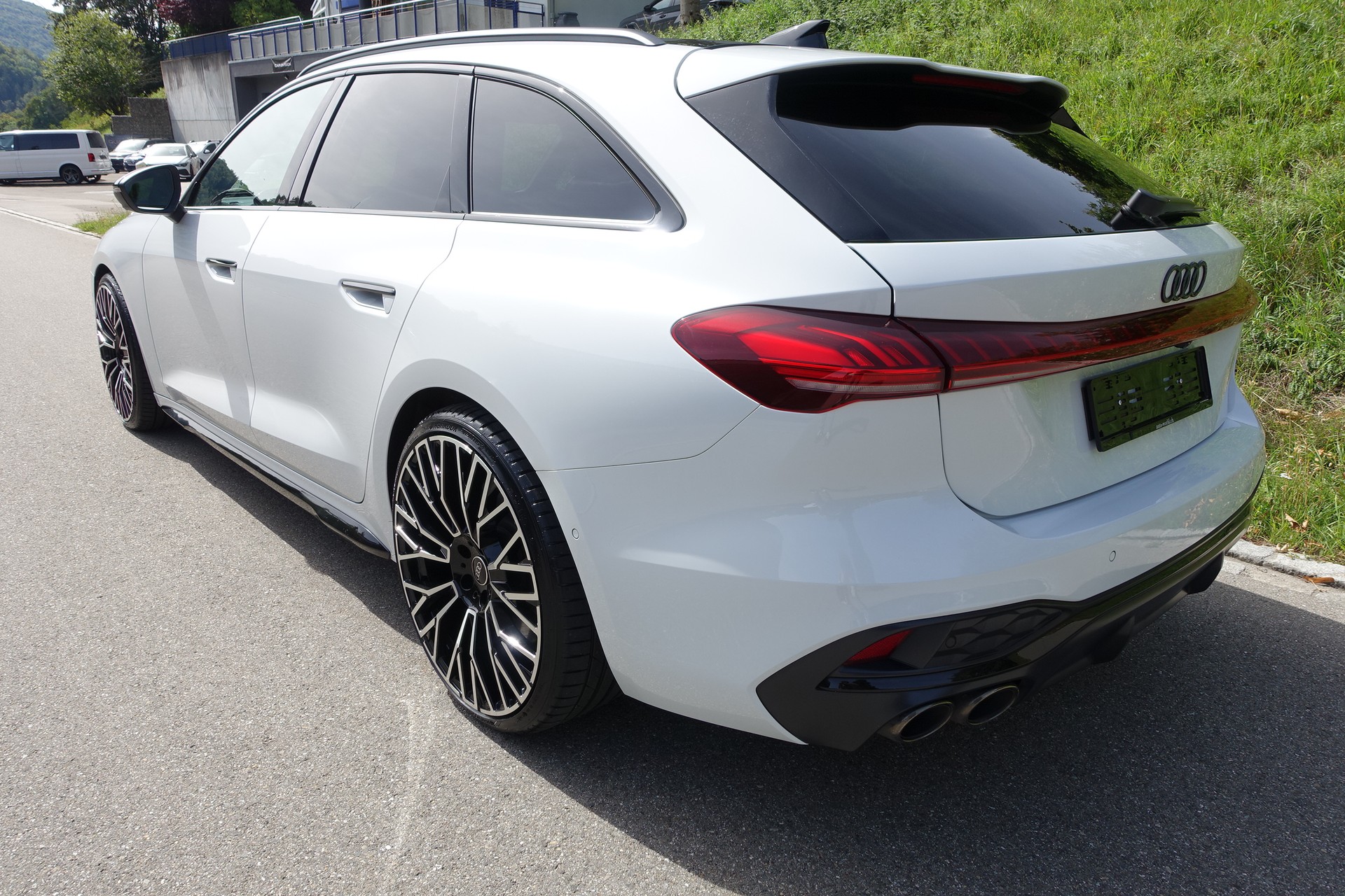 AUDI S5 Avant TFSI quattro S-Tronic-image-3