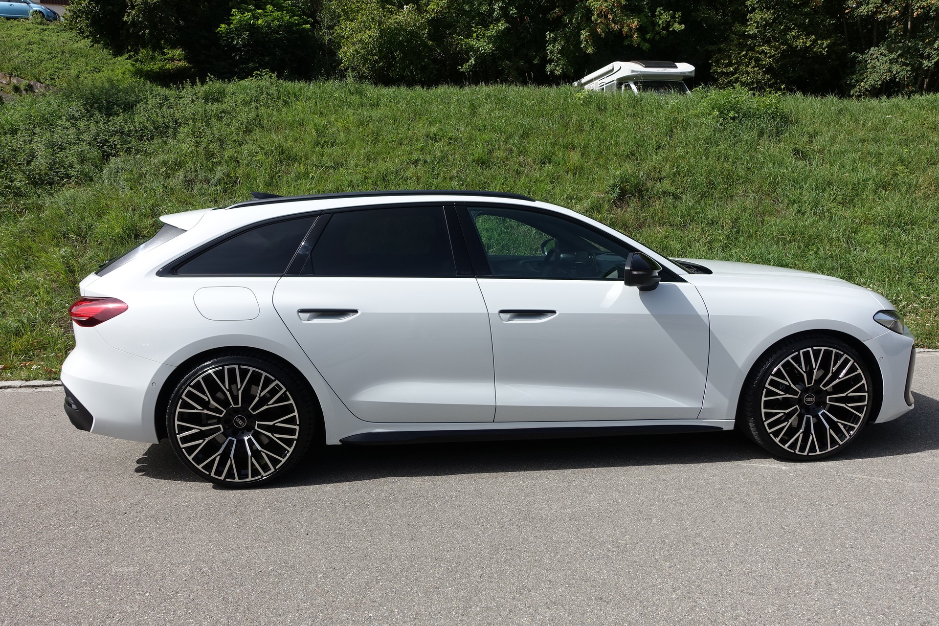 AUDI S5 Avant TFSI quattro S-Tronic-image-14
