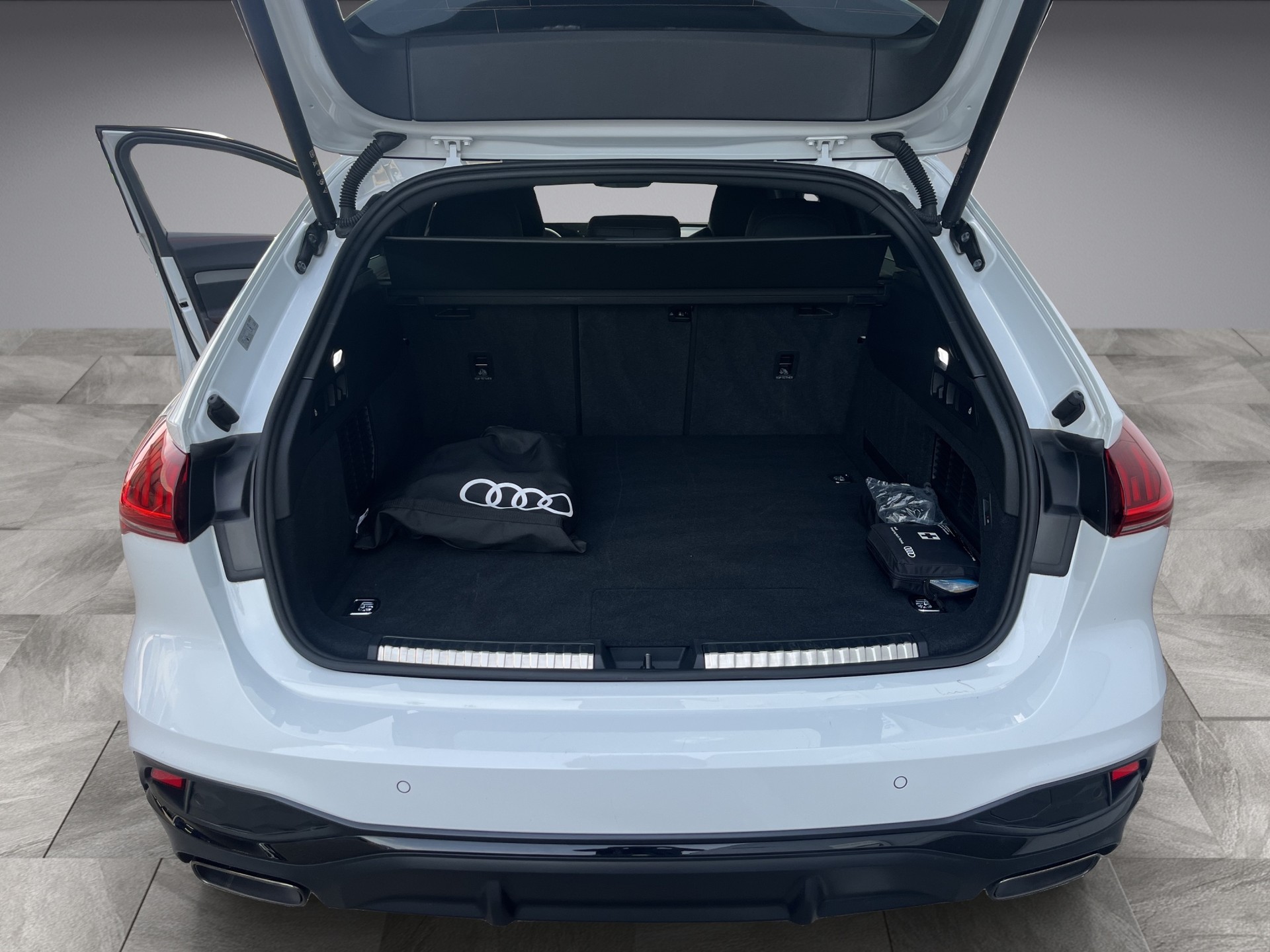 AUDI A5 Avant e-hybrid quattro 270 kW S tronic *Optikpaket-schwarz, AHK, Head-up, Np Fr. 87'520.- (5-Jahre Garantie)*-image-11