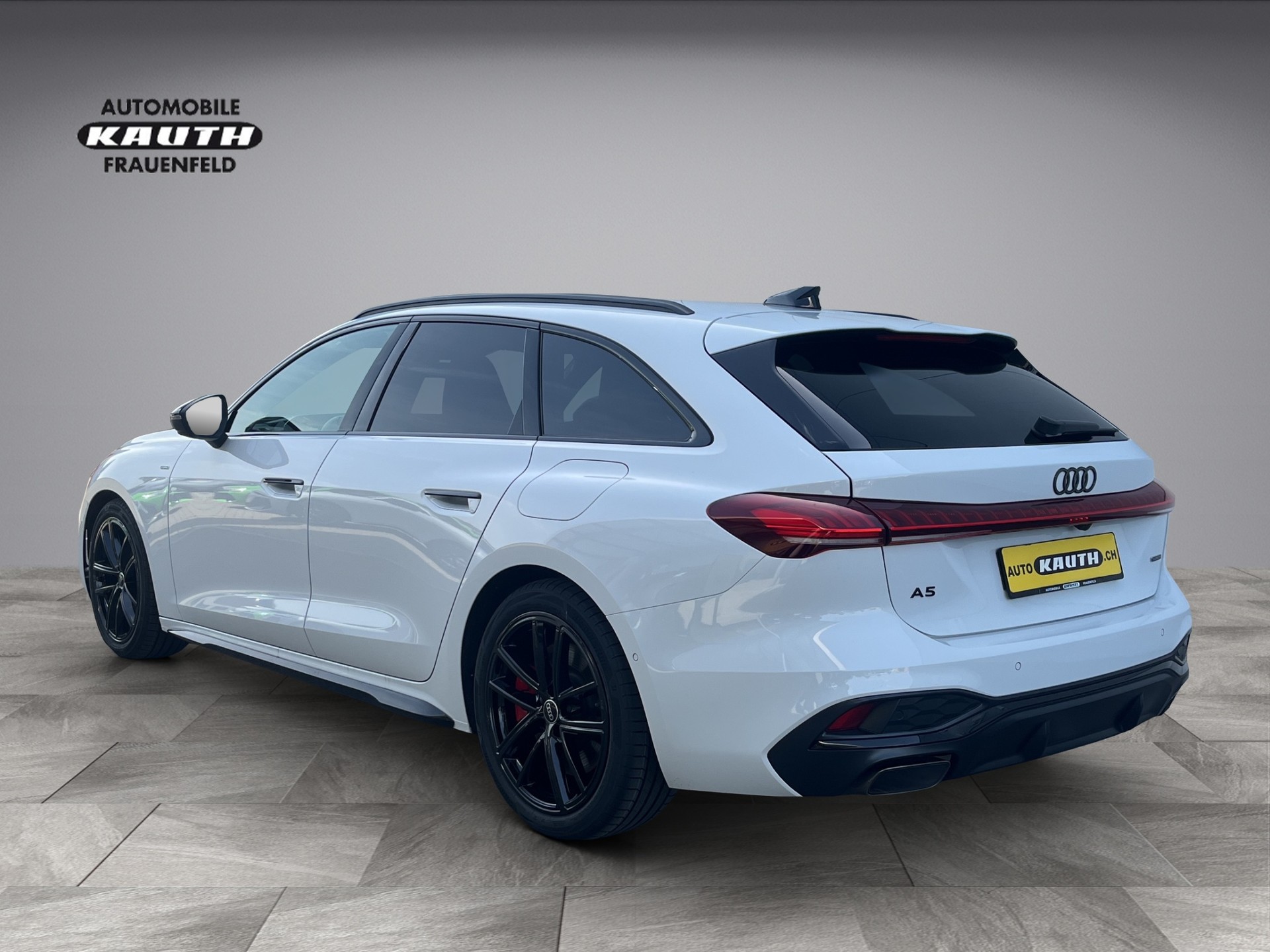 AUDI A5 Avant e-hybrid quattro 270 kW S tronic *Optikpaket-schwarz, AHK, Head-up, Np Fr. 87'520.- (5-Jahre Garantie)*-image-2