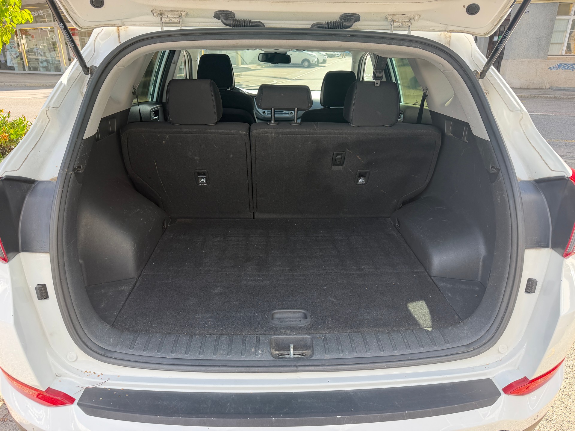 HYUNDAI Tucson 2.0 CRDI Plena 4WD Automatic-image-14