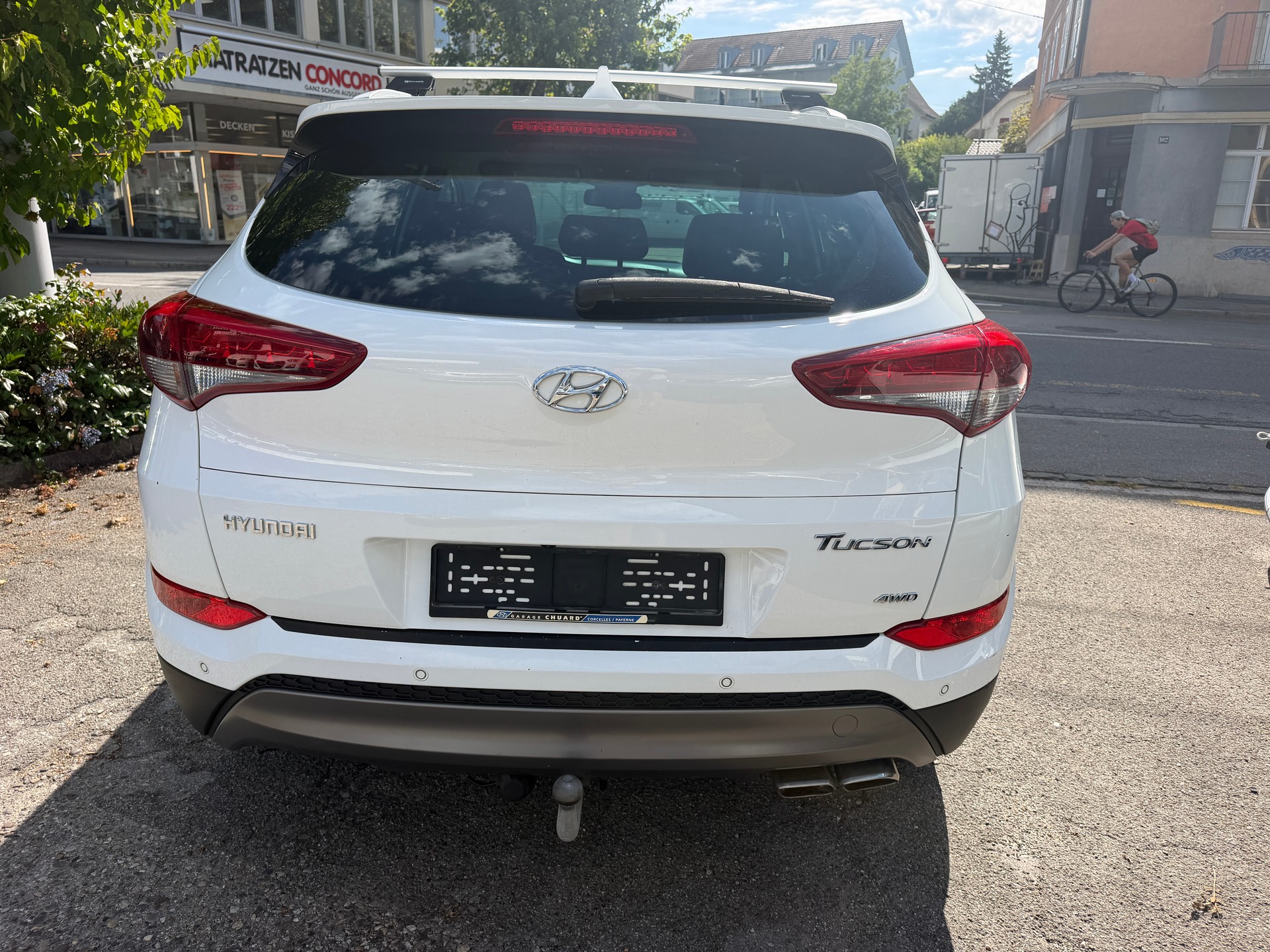 HYUNDAI Tucson 2.0 CRDI Plena 4WD Automatic-image-4