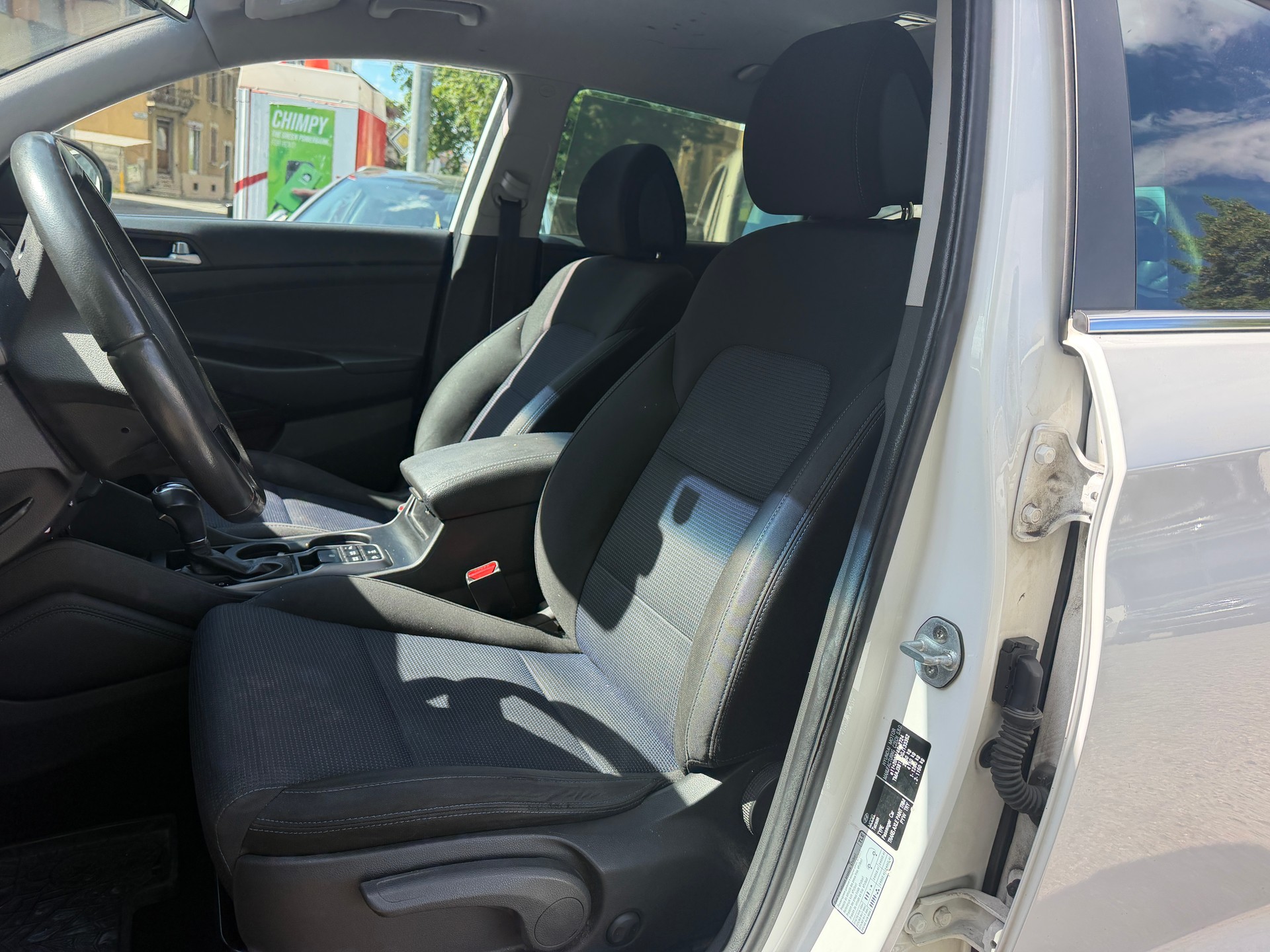 HYUNDAI Tucson 2.0 CRDI Plena 4WD Automatic-image-6