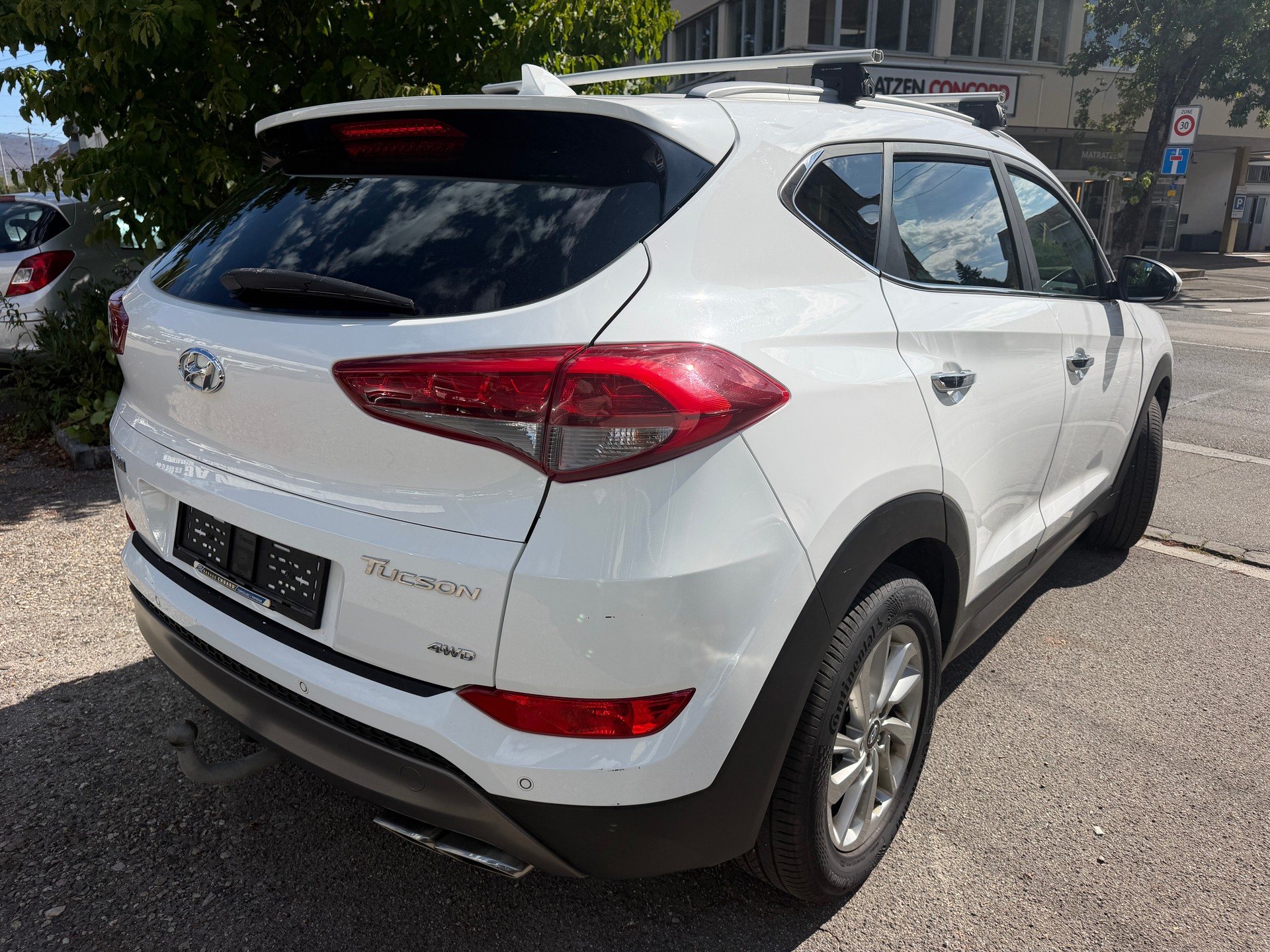 HYUNDAI Tucson 2.0 CRDI Plena 4WD Automatic-image-3