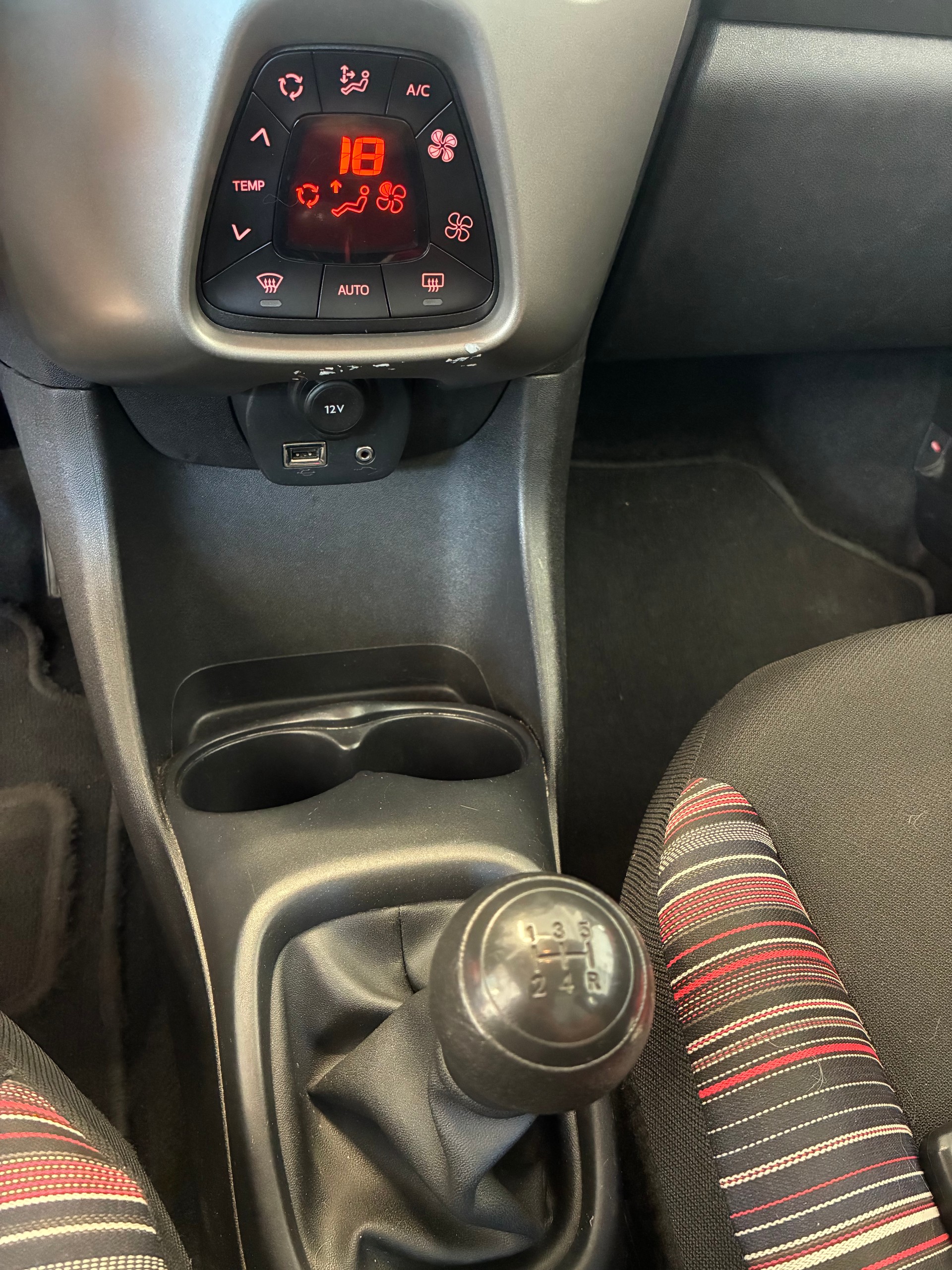 CITROEN C1 1.0 e-VTi Stop&Start Shine-image-5
