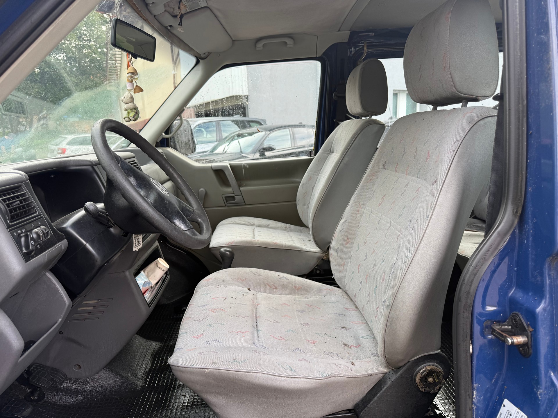 VW T4 Caravelle 2.5TDI ABS-image-5