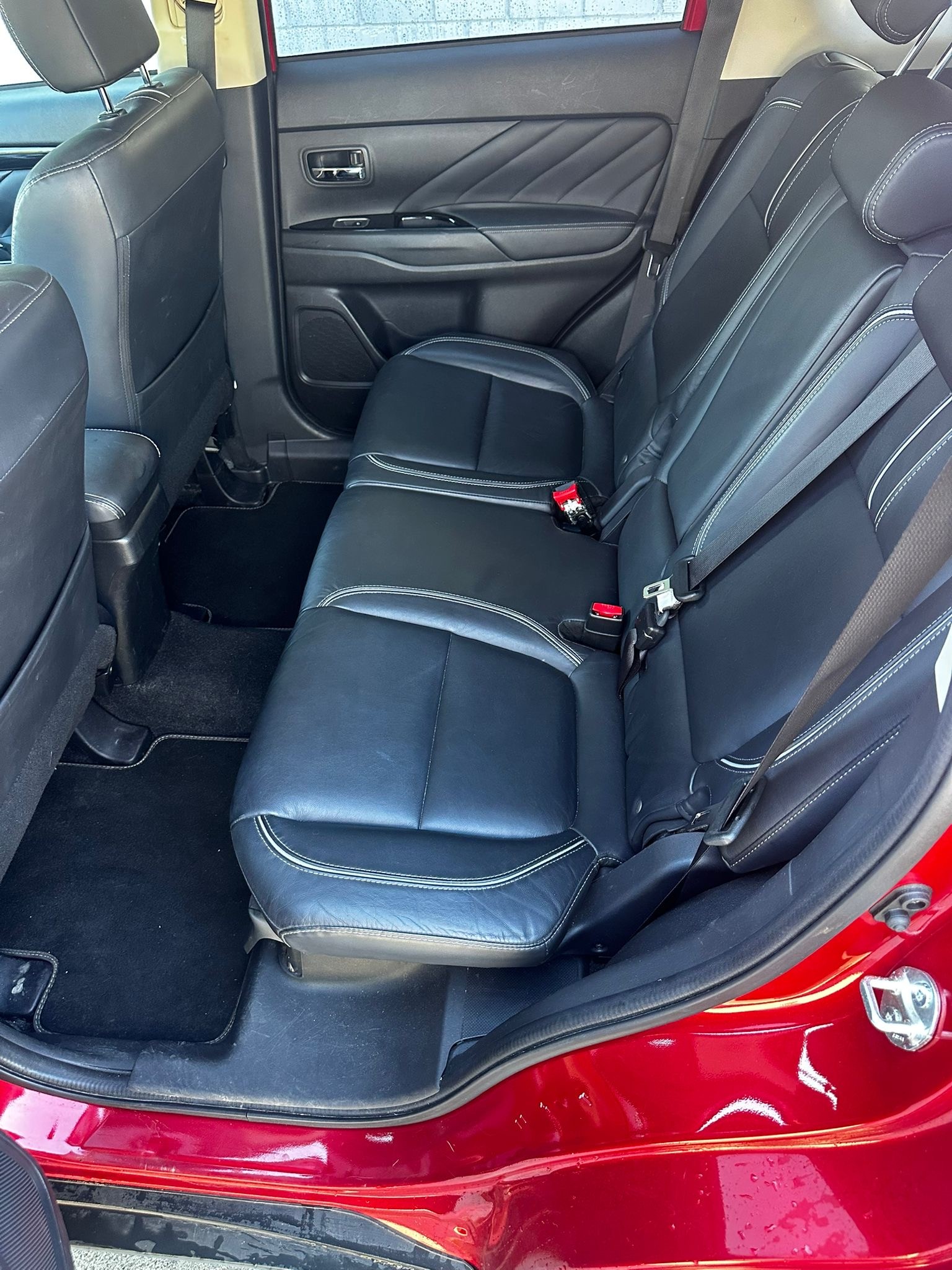 MITSUBISHI Outlander 2.2 DID Diamond 4WD Automatic-image-7