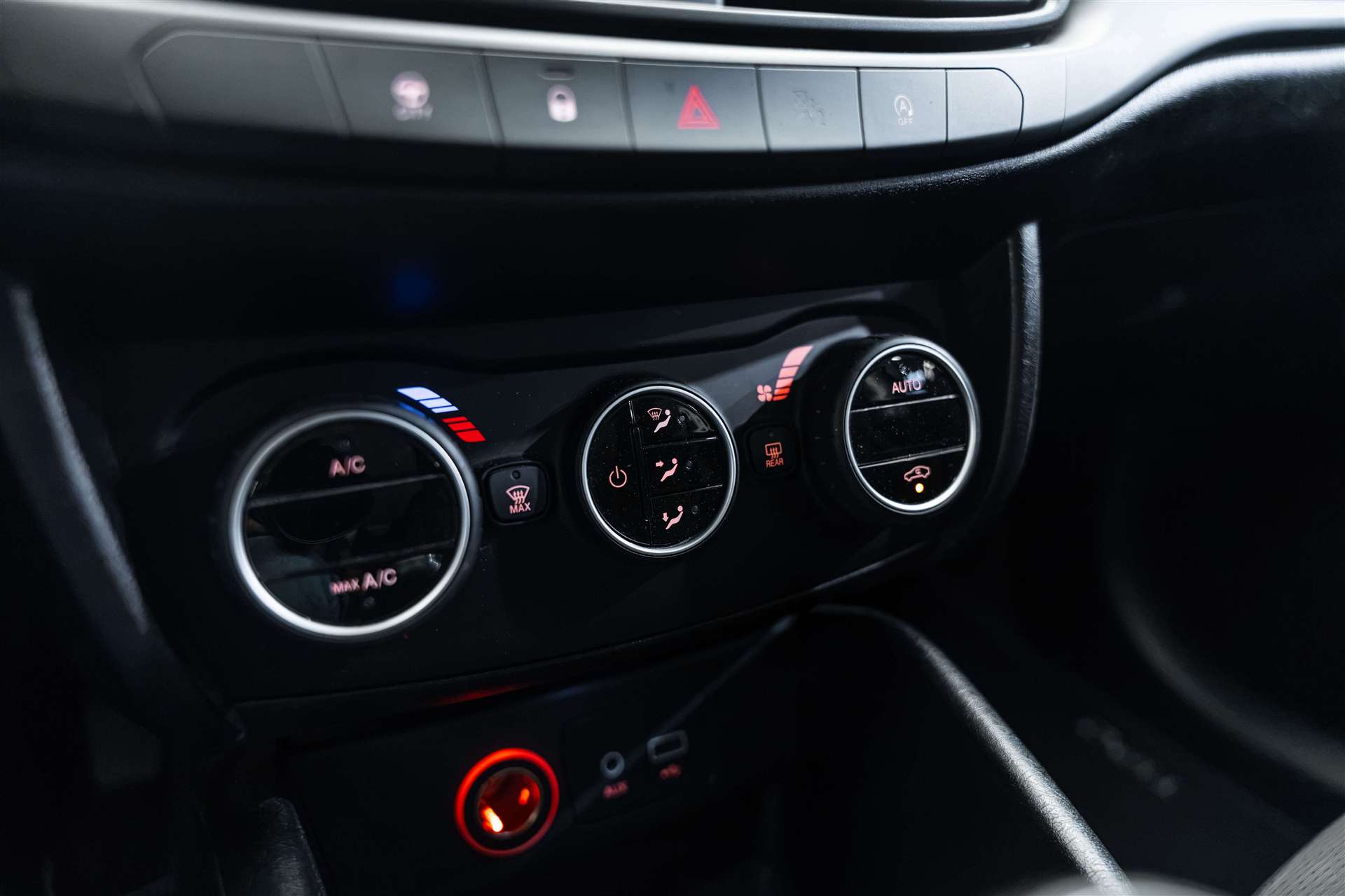 FIAT Tipo 1.6MJ Station Wagon Lounge-image-23