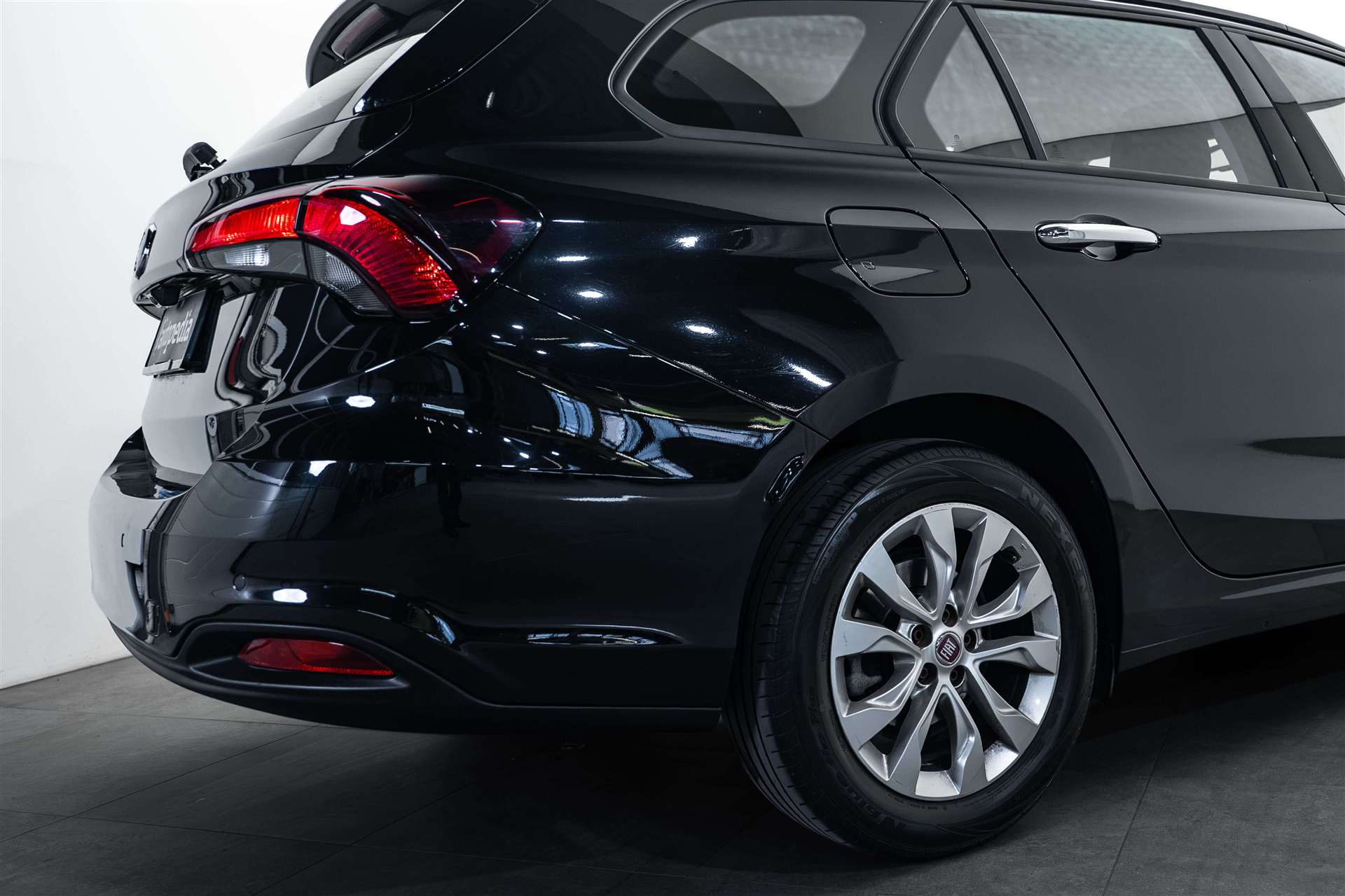 FIAT Tipo 1.6MJ Station Wagon Lounge-showroom-element-3
