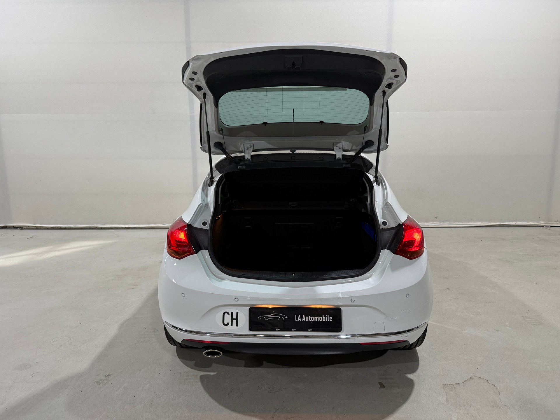 OPEL Astra 1.4i 16V Turbo Sport-image-10