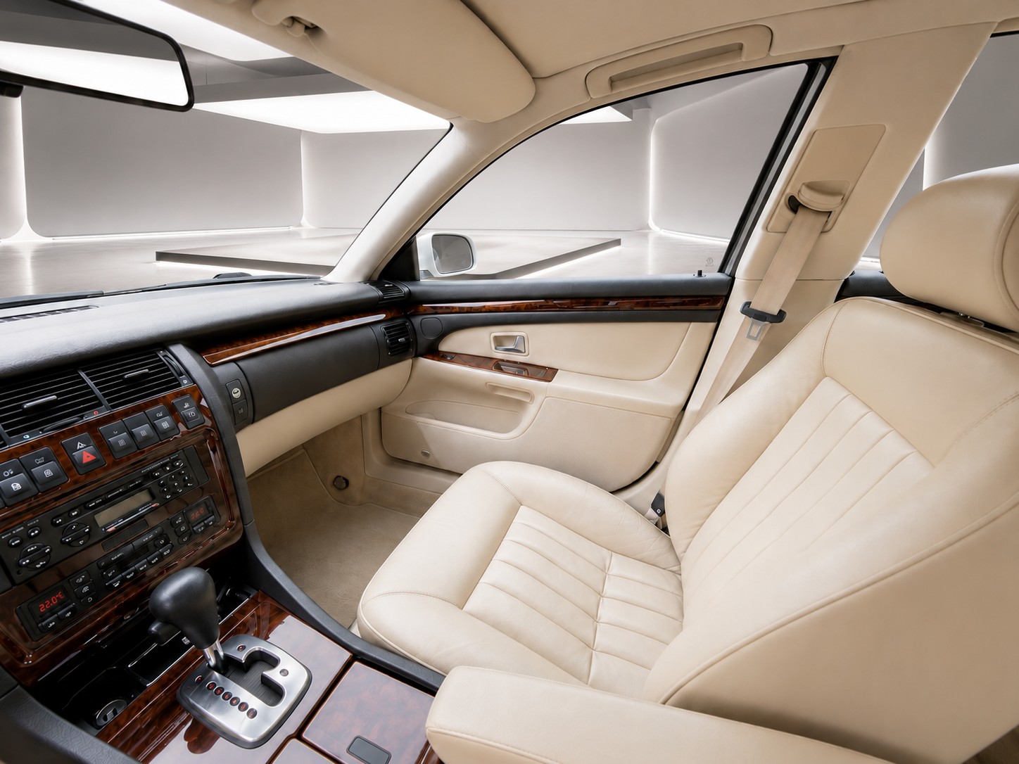 AUDI A8 2.8 30V-image-7