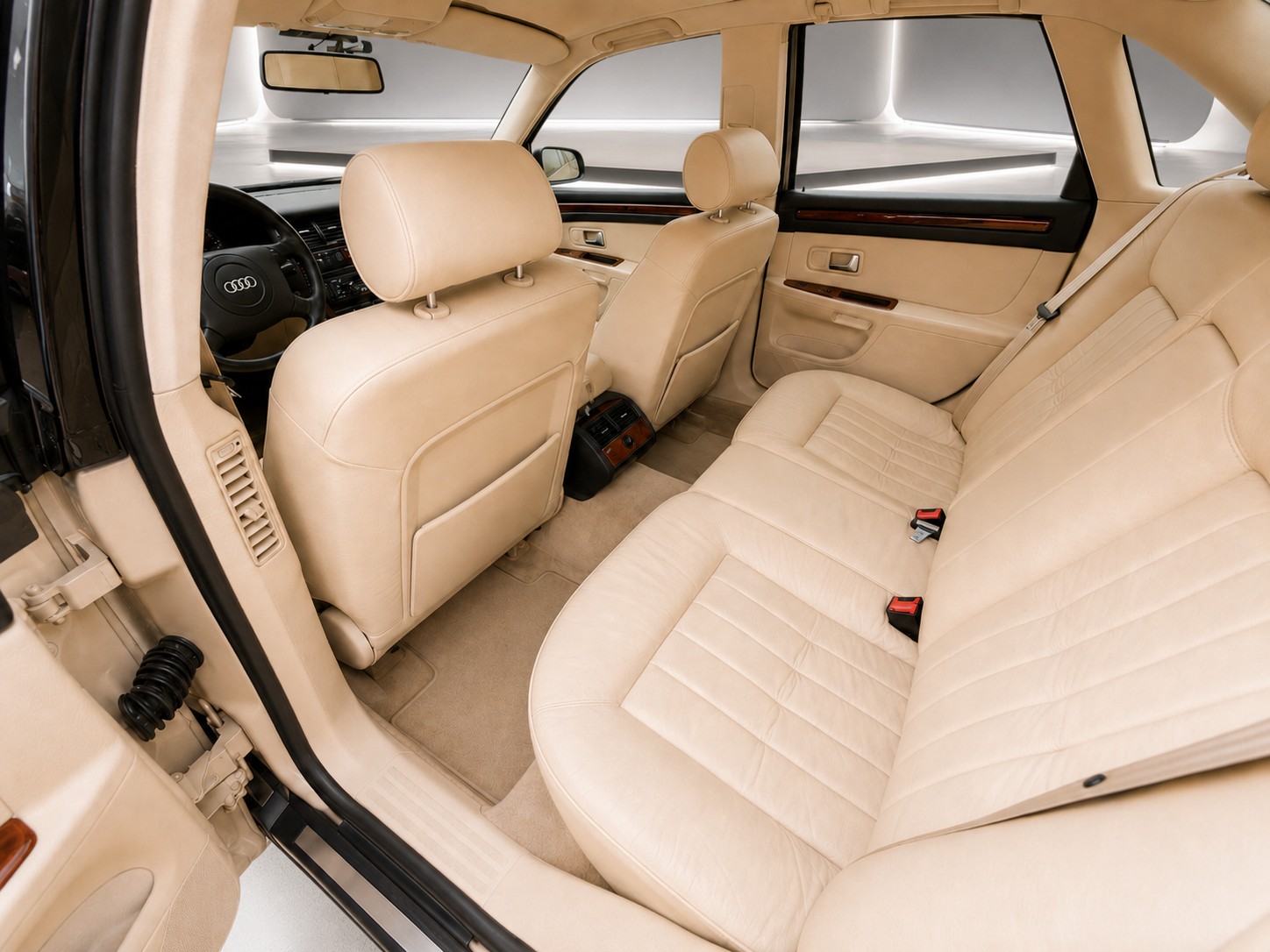AUDI A8 2.8 30V-image-12