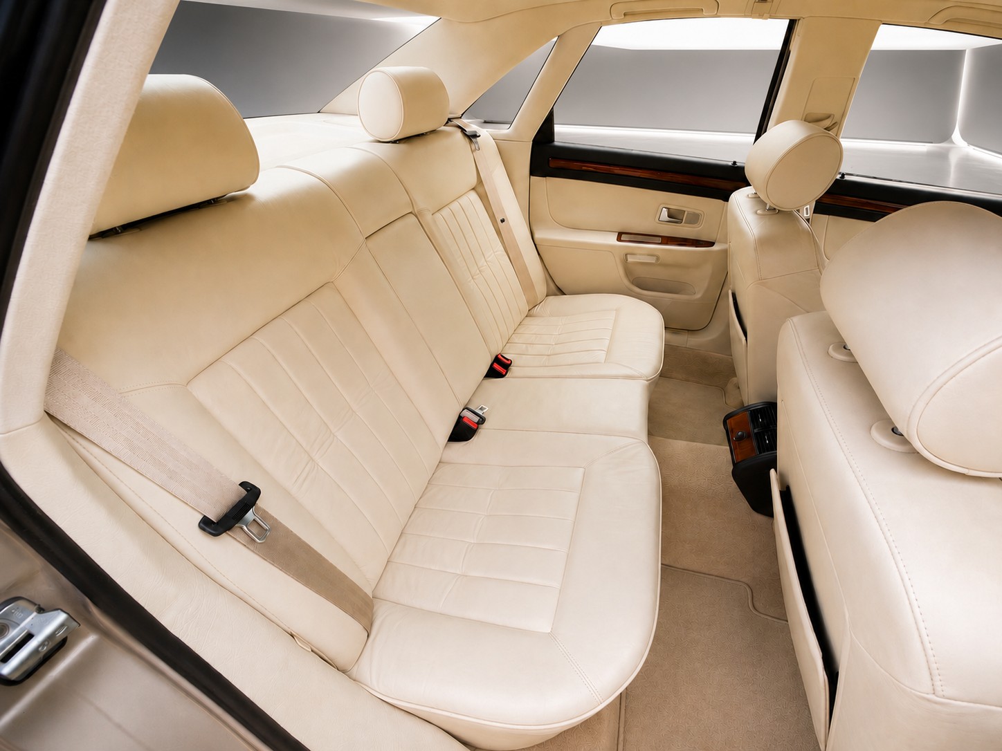 AUDI A8 2.8 30V-image-13