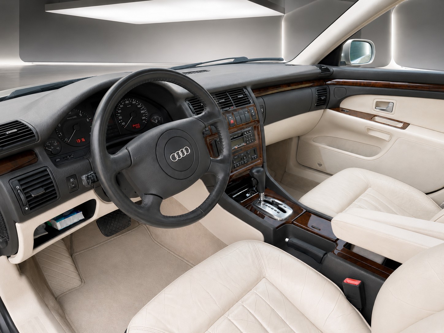AUDI A8 2.8 30V-image-4
