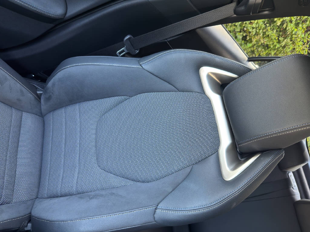 TOYOTA C-HR 2.0 HEV Style 4x4-image-14
