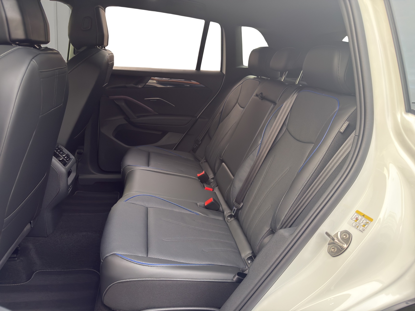 VW Tiguan 2.0 TSI DSG R-Line United 4Motion-image-10