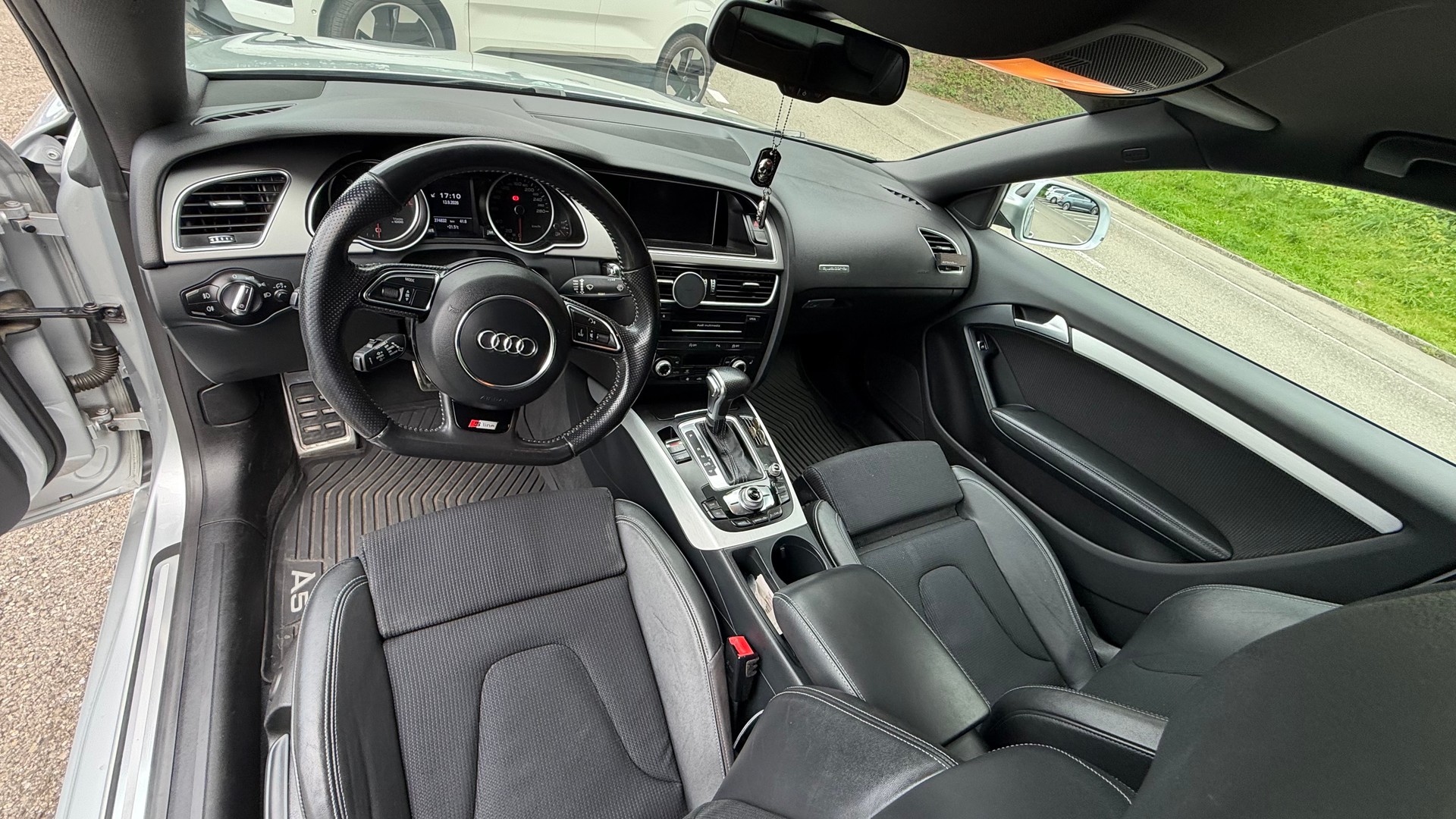 AUDI 2.0 TDI 177 quattro S-Tr.-image-4
