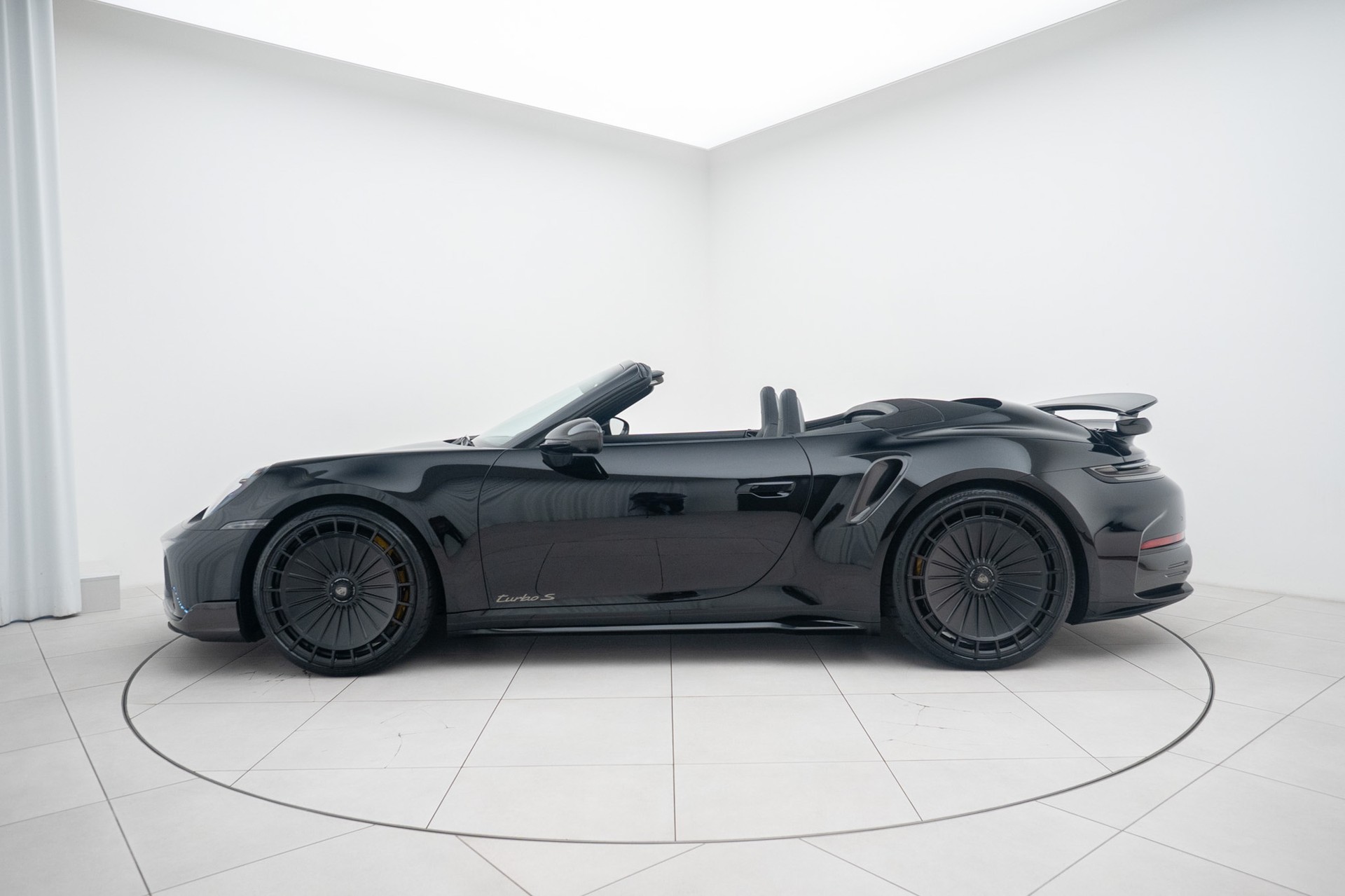 PORSCHE 911 Turbo S Cabriolet Vossen-image-1